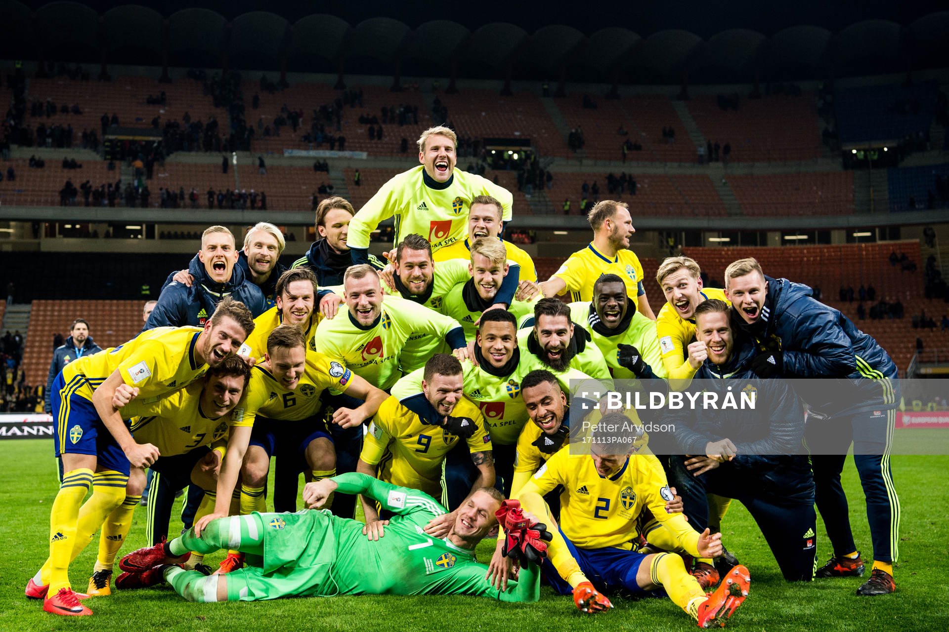 Sveriges spelare jublar