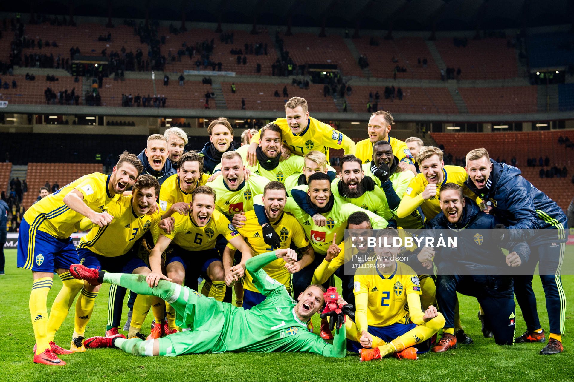 Sveriges spelare jublar
