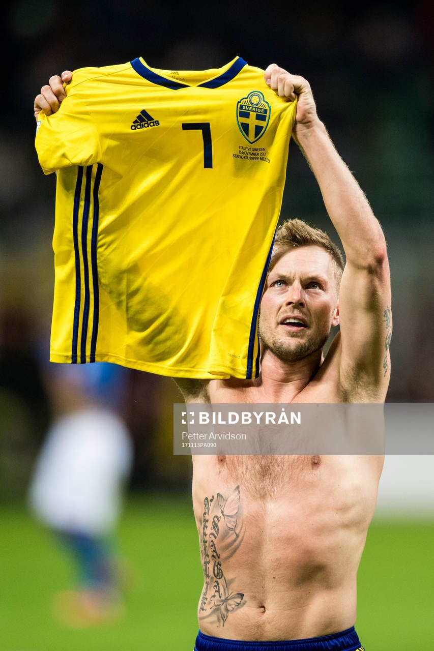 Sveriges Sebastian Larsson jublar