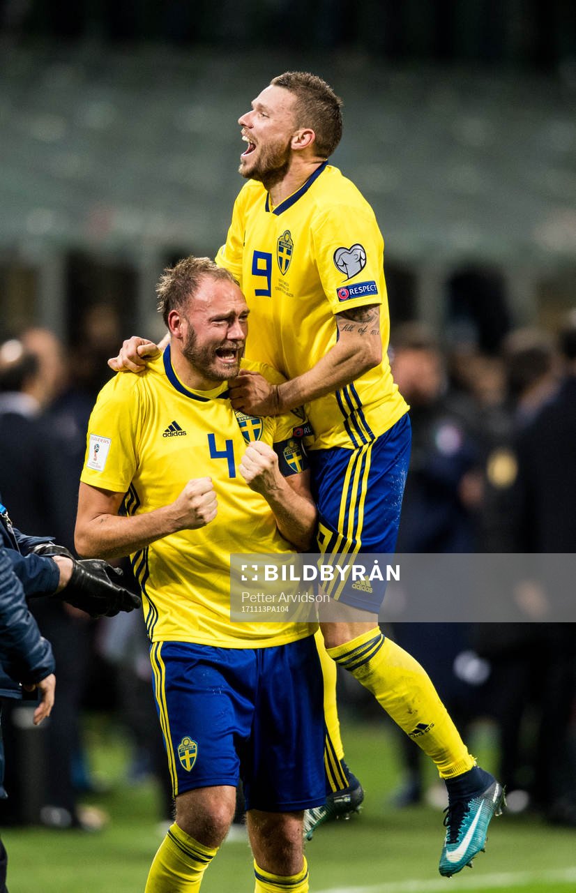 Sveriges Marcus Berg jublar med Andreas Granqvist