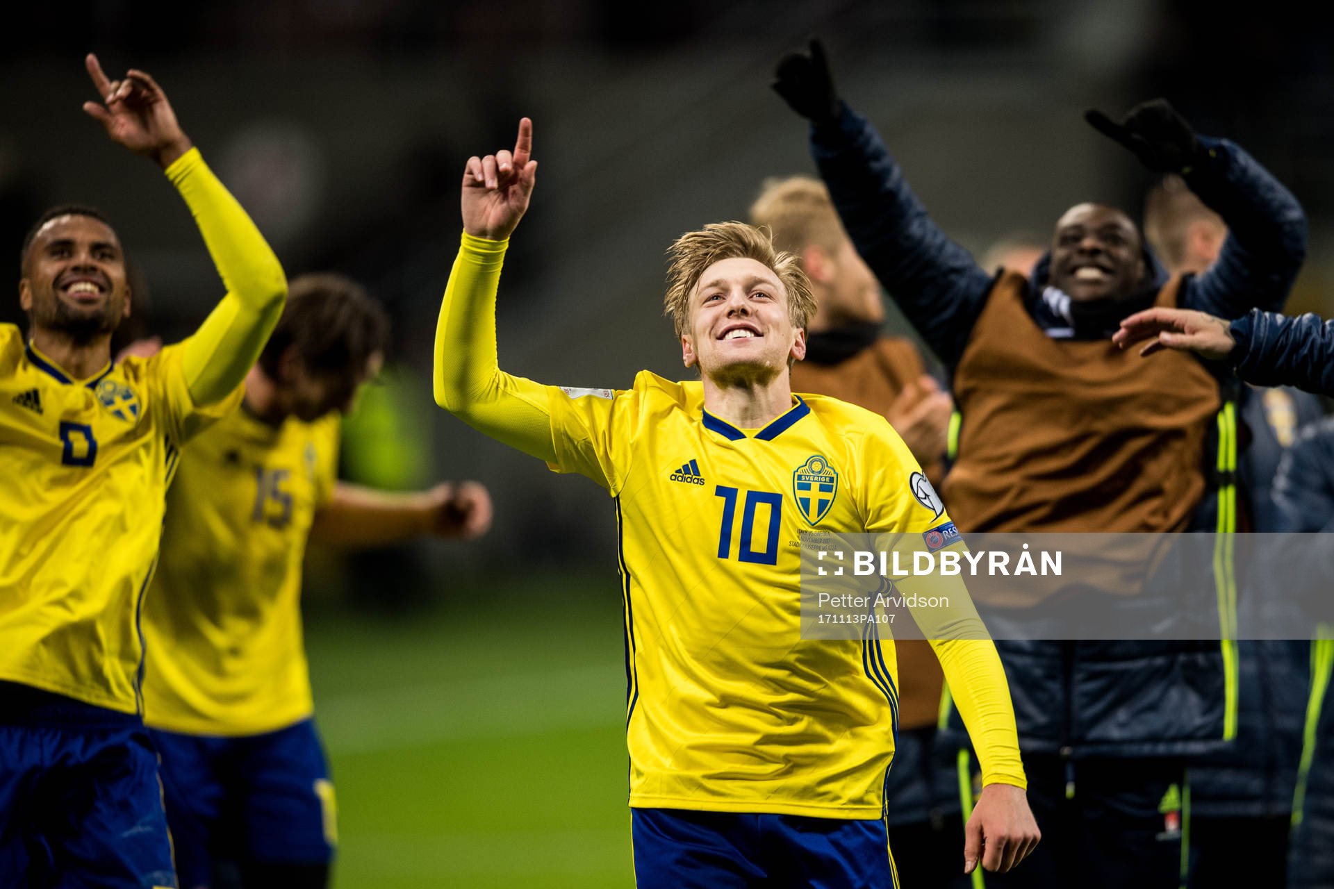Sveriges Marcus Berg jublar efter att VM-platsen är säkrad efter fotbollsmatchen i VM-kvalets play-off mellan Italien och Sverige den 13 november 2017 i Milano.