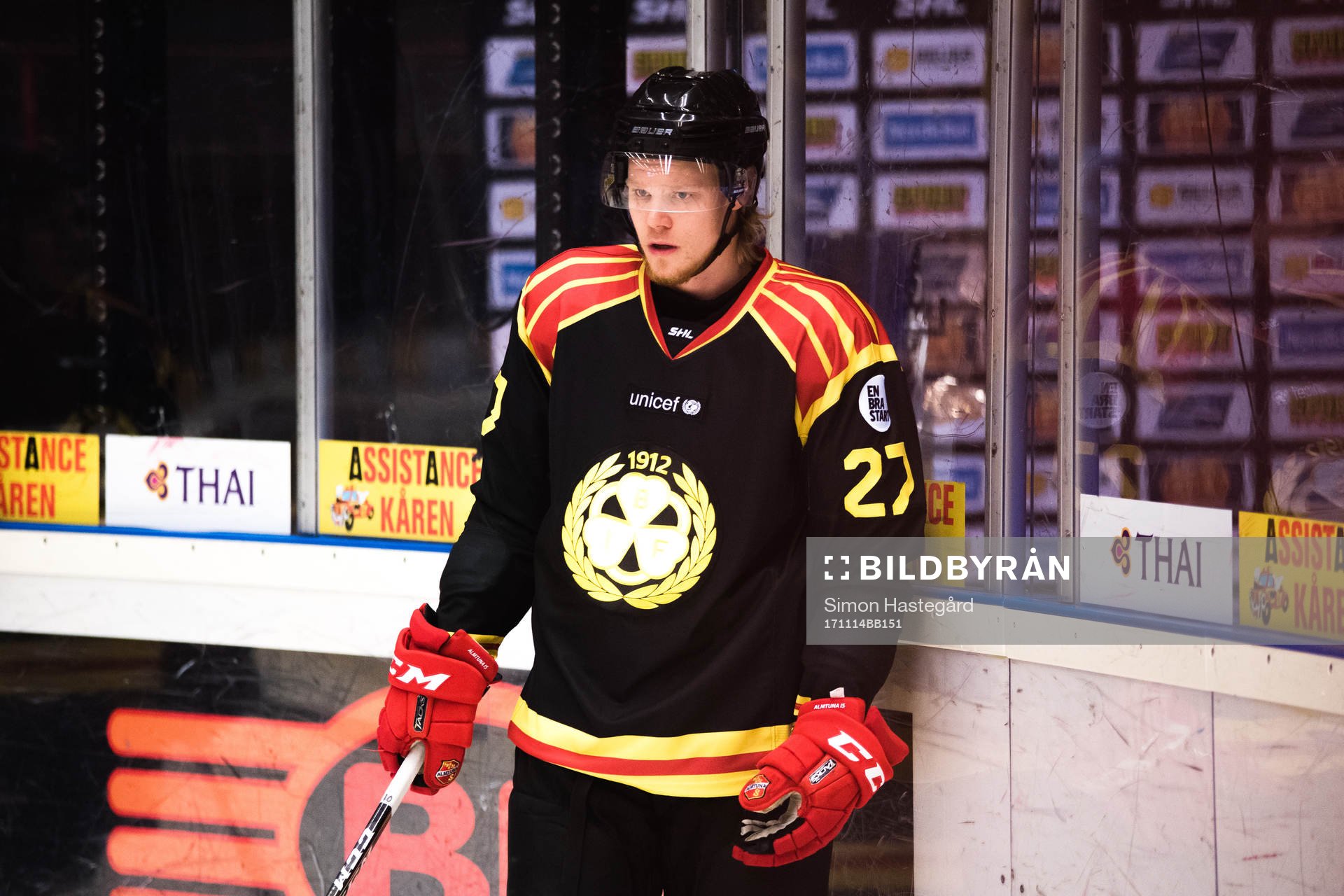 Brynäs Ludvig Nilsson före ishockeymatchen i SHL mellan