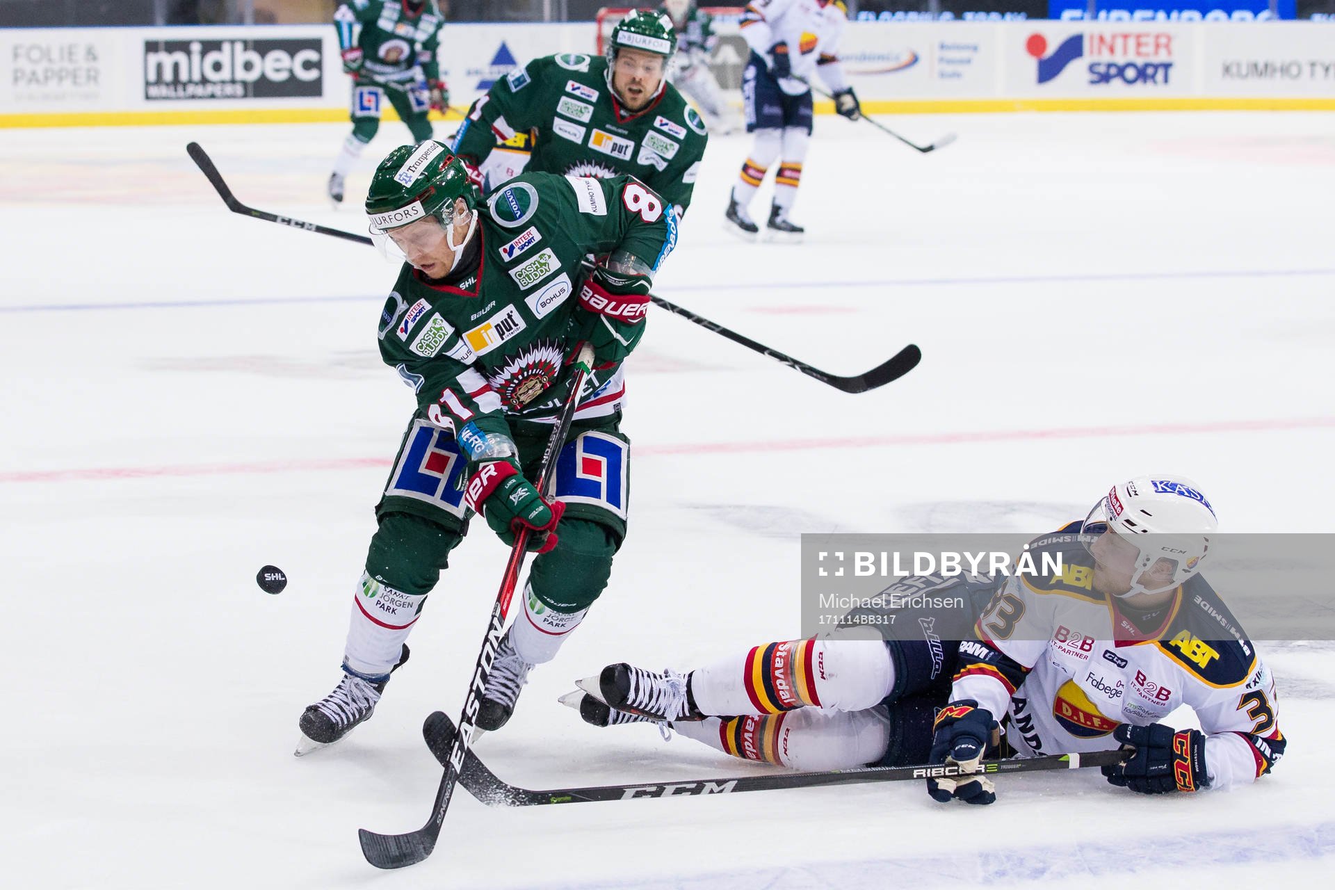 Frölundas Ryan Lasch mot Djurgårdens Linus Hultström
