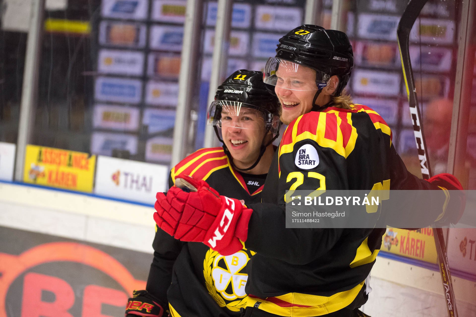 Brynäs Kevin Clark och Ludvig Nilsson jublar