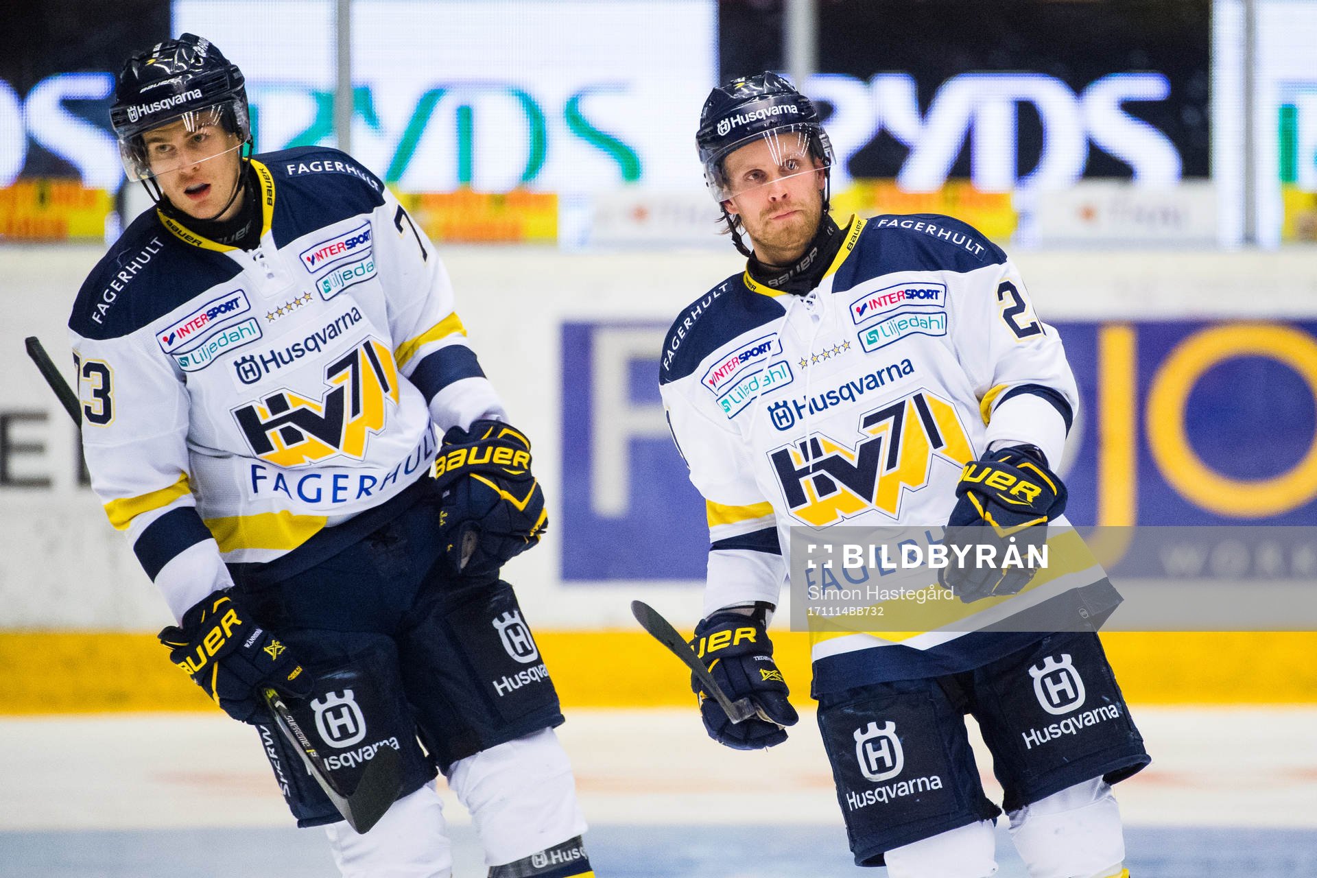 s Sebastian Wännström och Mattias Tedenby jublar
