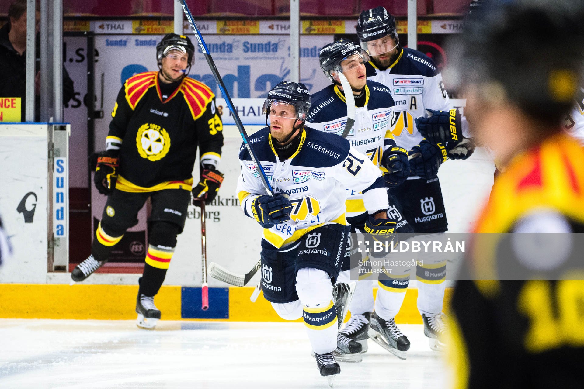 s Mattias Tedenby jublar