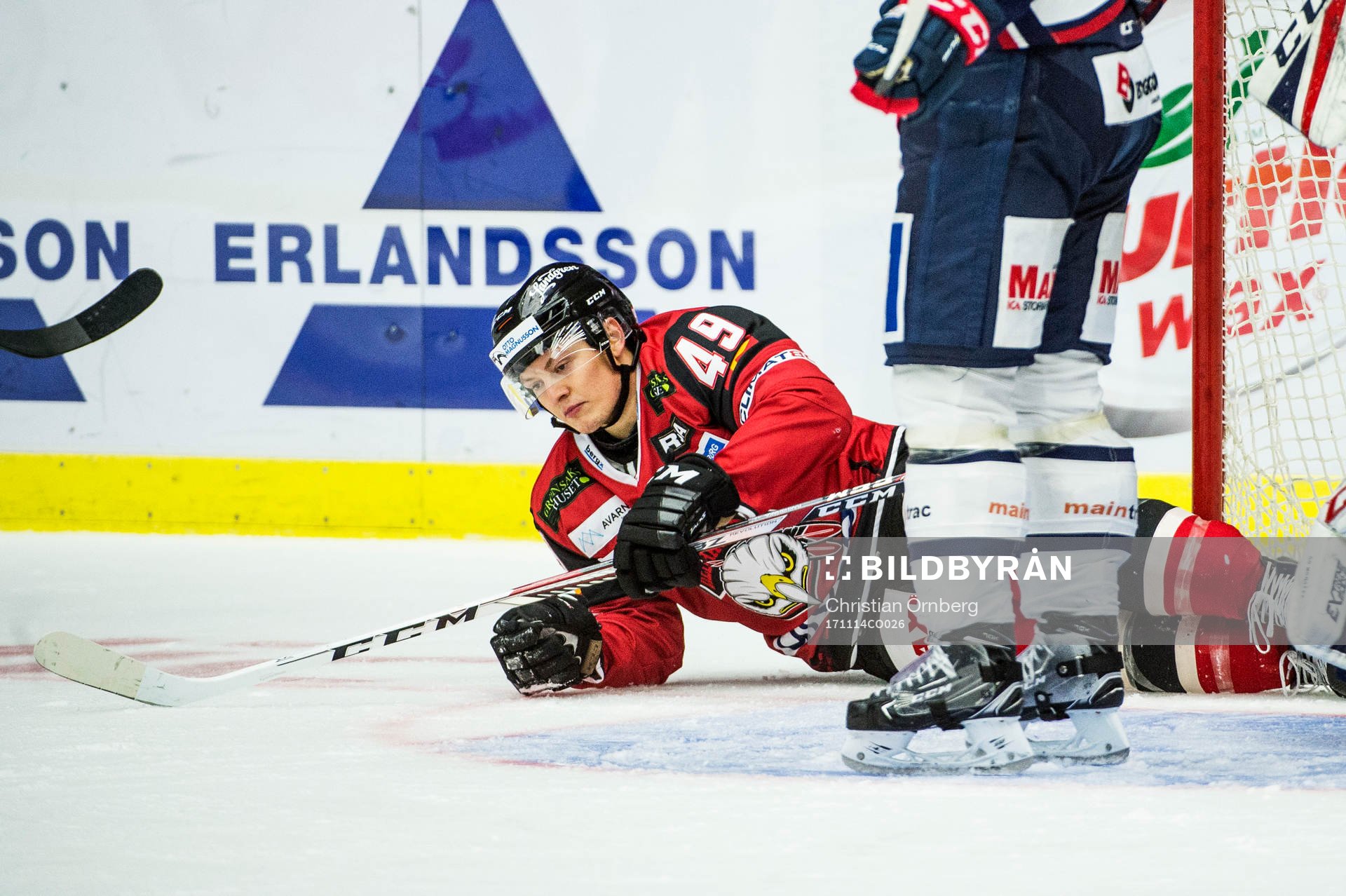 Malmö Redhawks Rhett Rakhshani deppar på isen