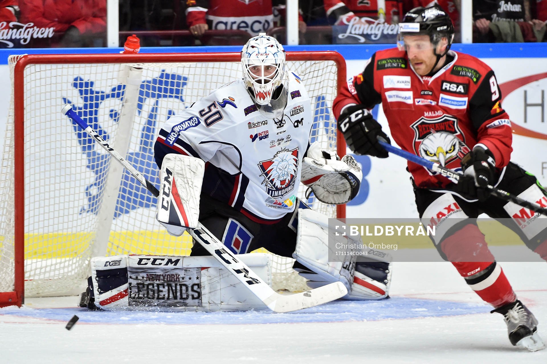Linköpings målvakt Jonas Gustavsson och Malmö Redhawks