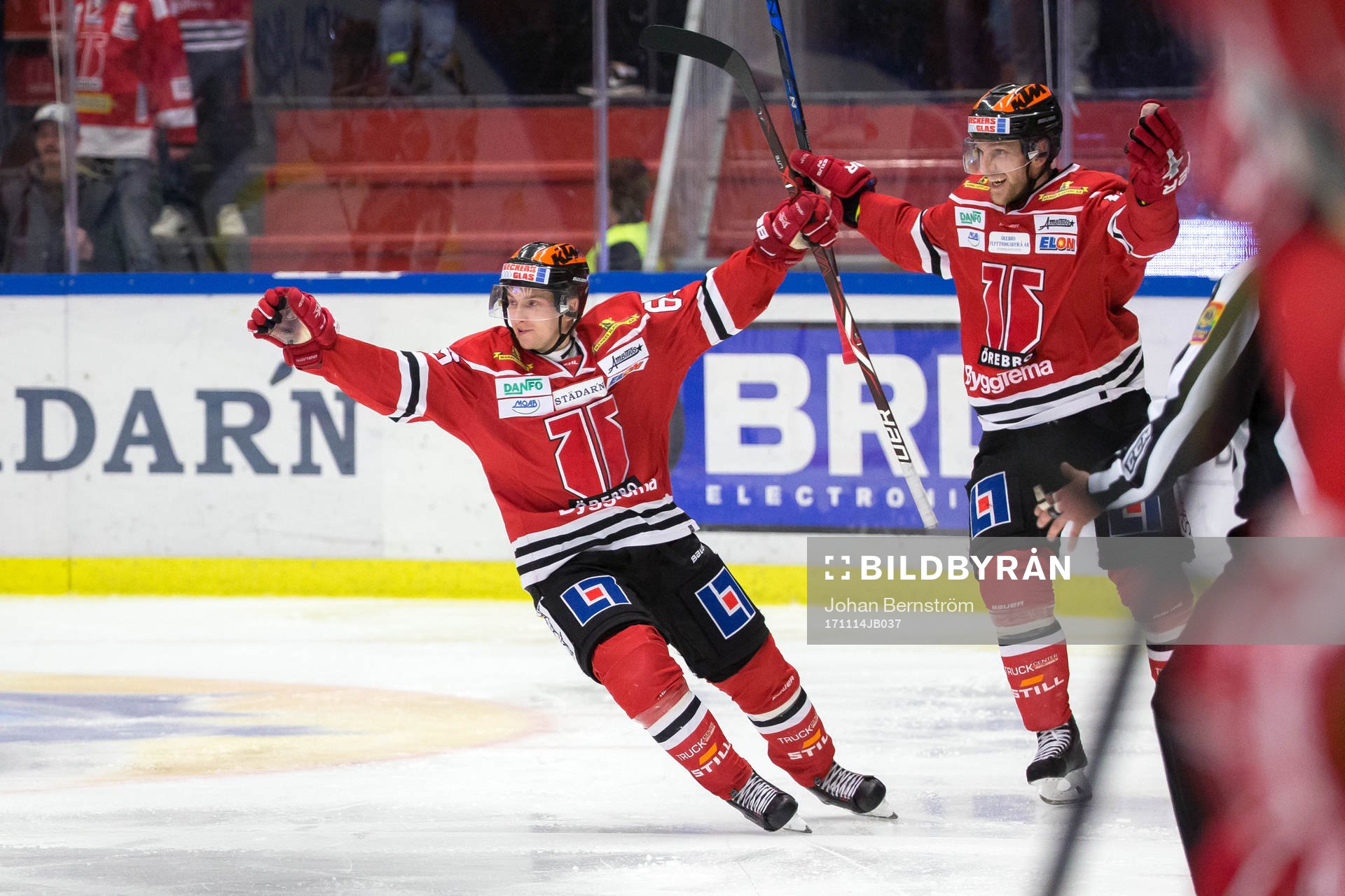 Örebros Sakari Manninen jublar