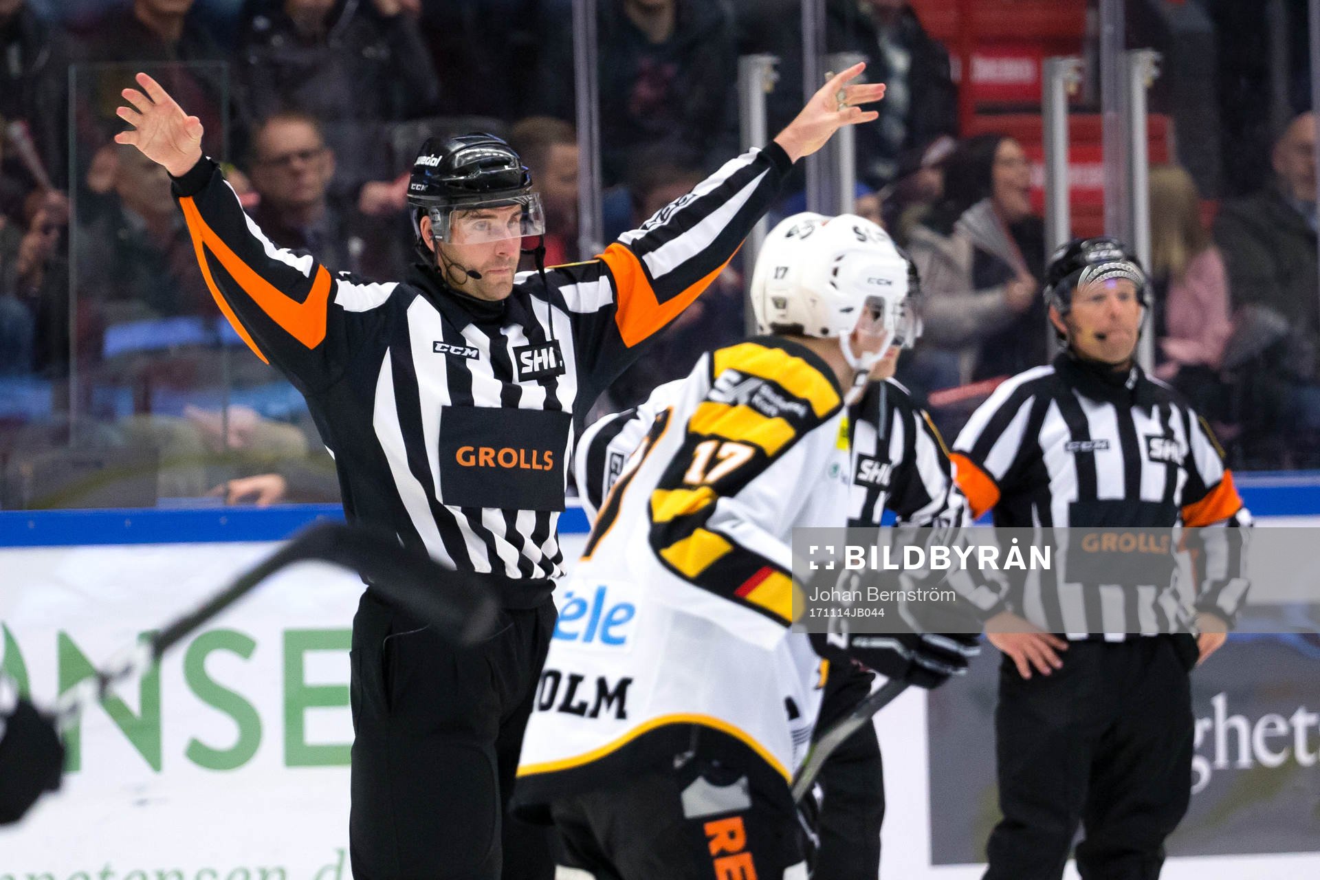 Domare Mikael Sjöqvist dömer bort Skellefteås 1-3-mål