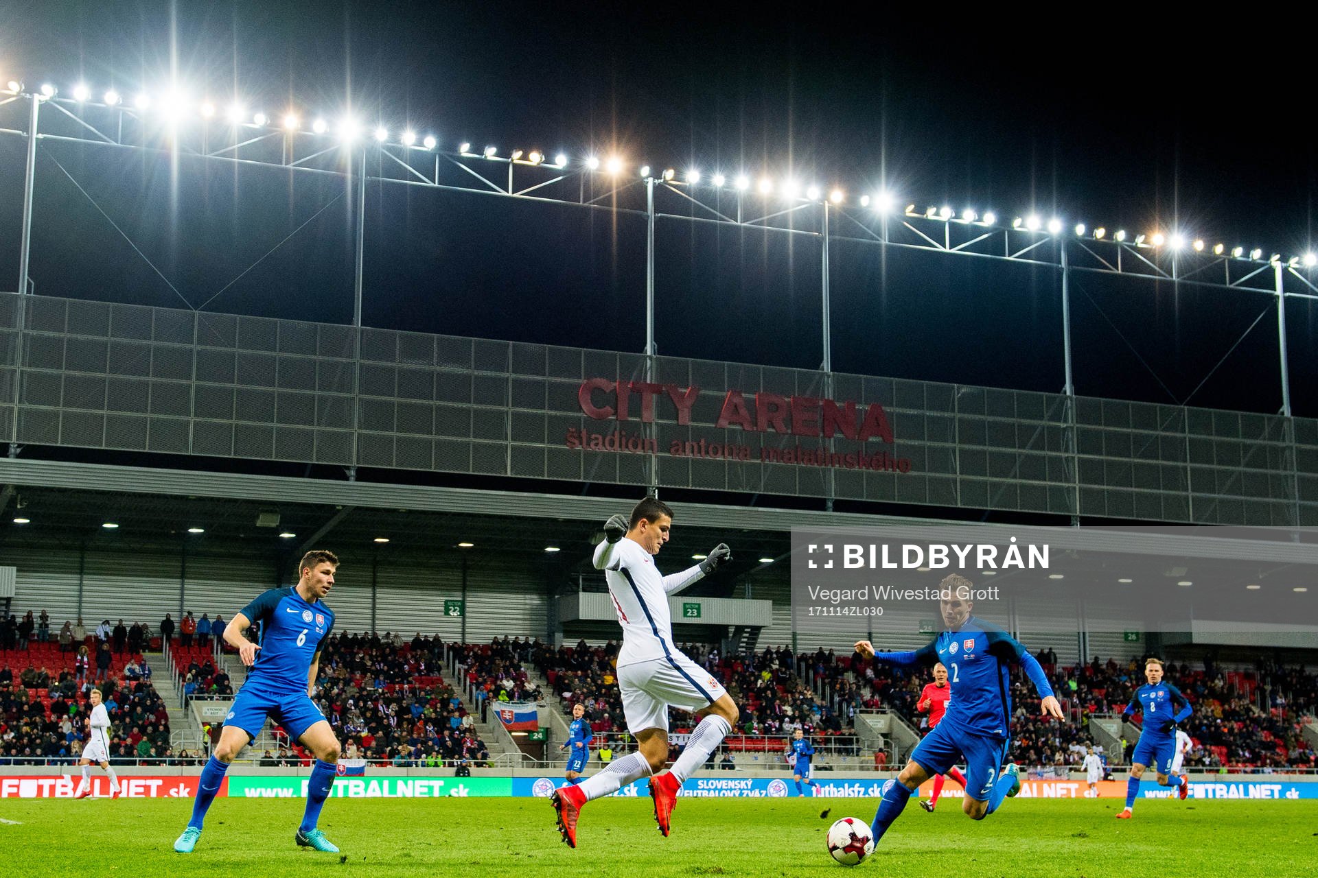 Mohamed Elyounoussi of Norway and Peter Pekarik of Slovakia