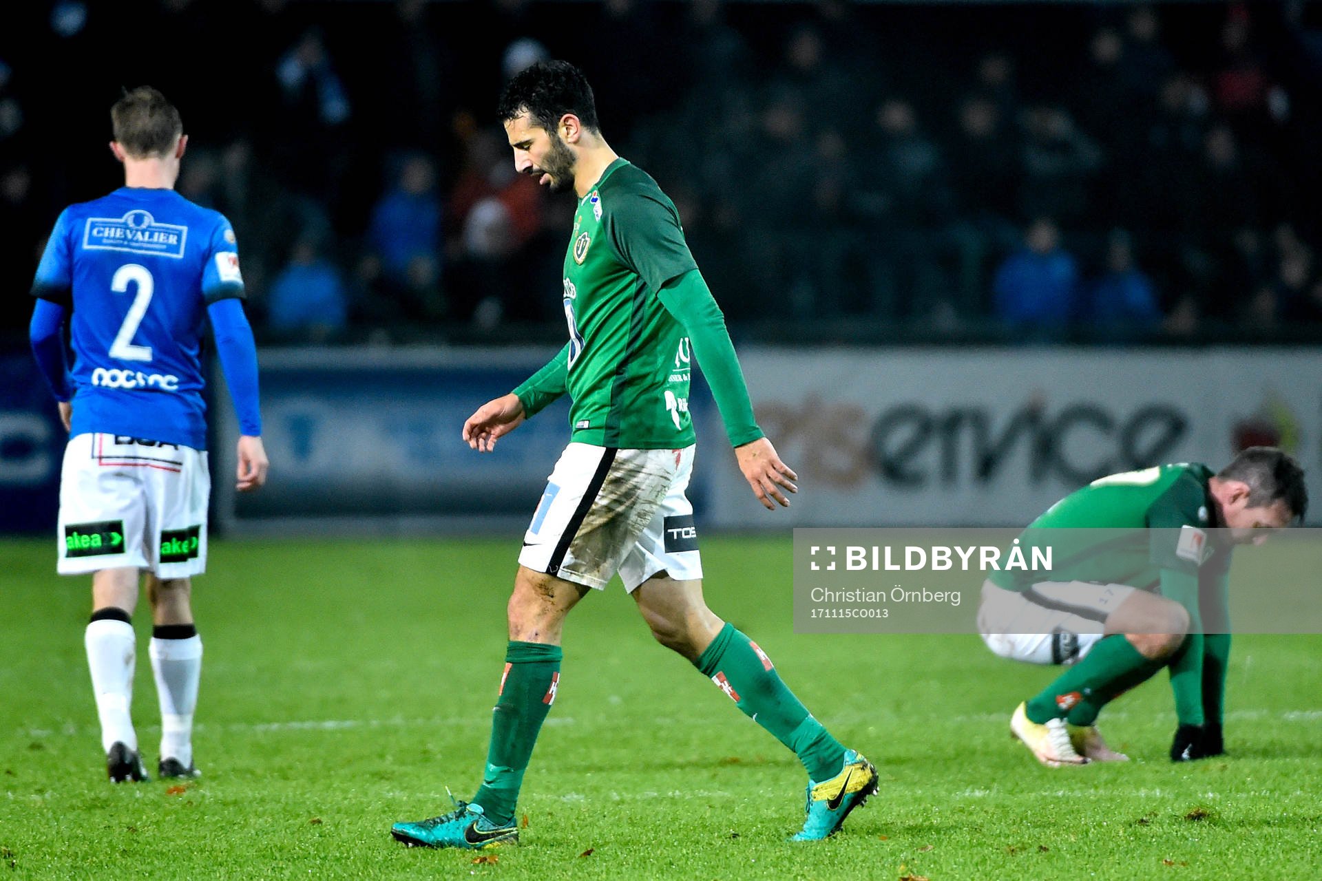 Jönköpings André Calisir blir utvisad under fotbollsmatchen i kvalet till Allsvenskan mellan Trelleborg och Jönköping den 15 november 2017 i Trelleborg.