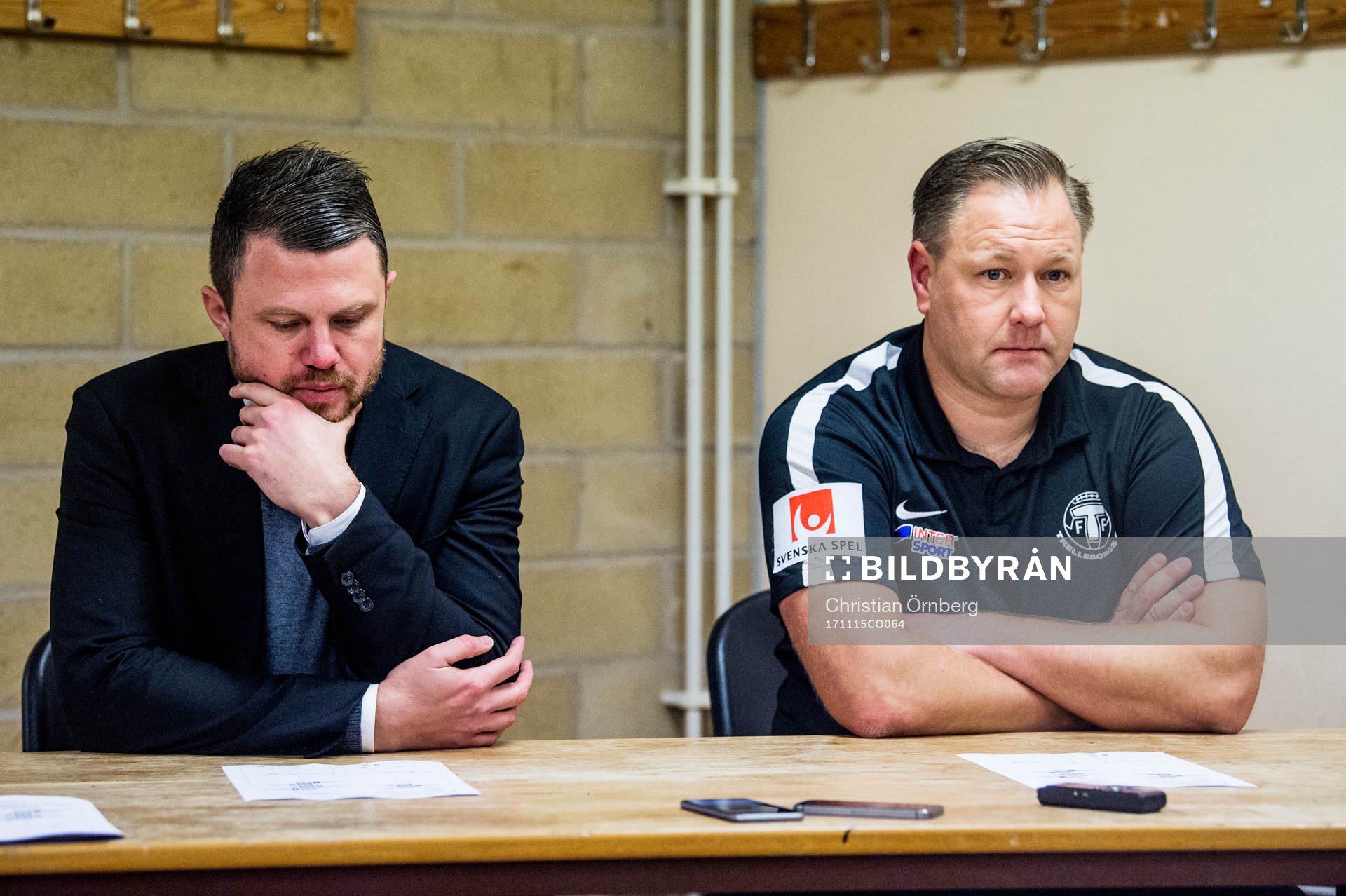 Jönköpings tränare Jimmy Thelin deppar på
