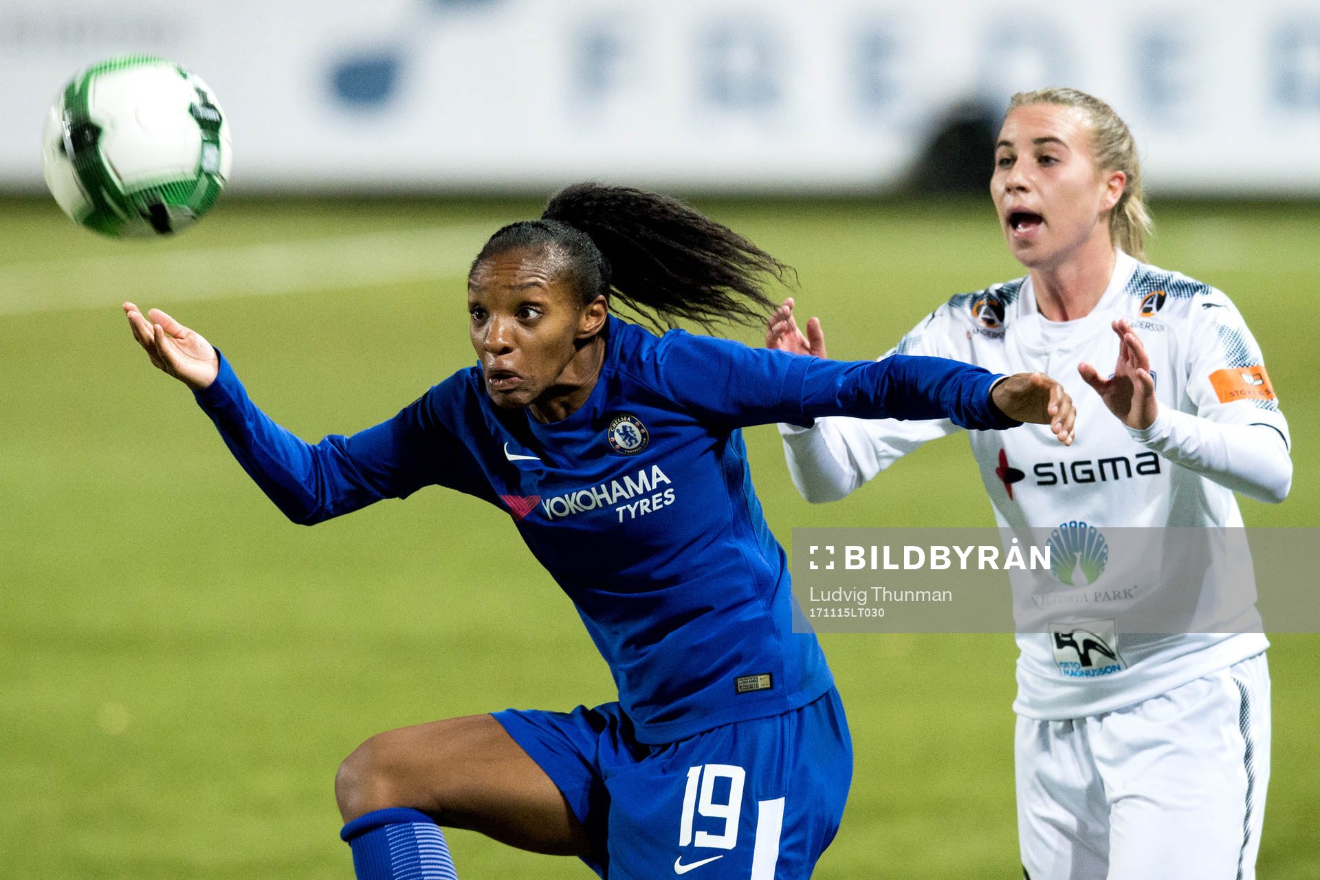 Chelseas Crystal Dunn och Rosengårds Jenna Hellstrom