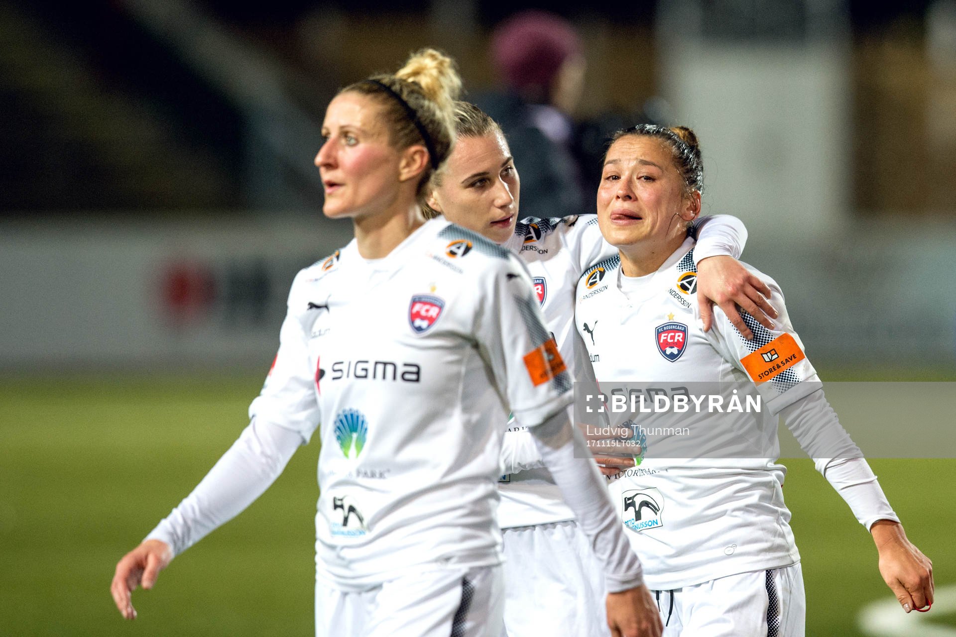 Anja Mittag, Alexandra Lowe Riley och Jenna Hellstrom deppar