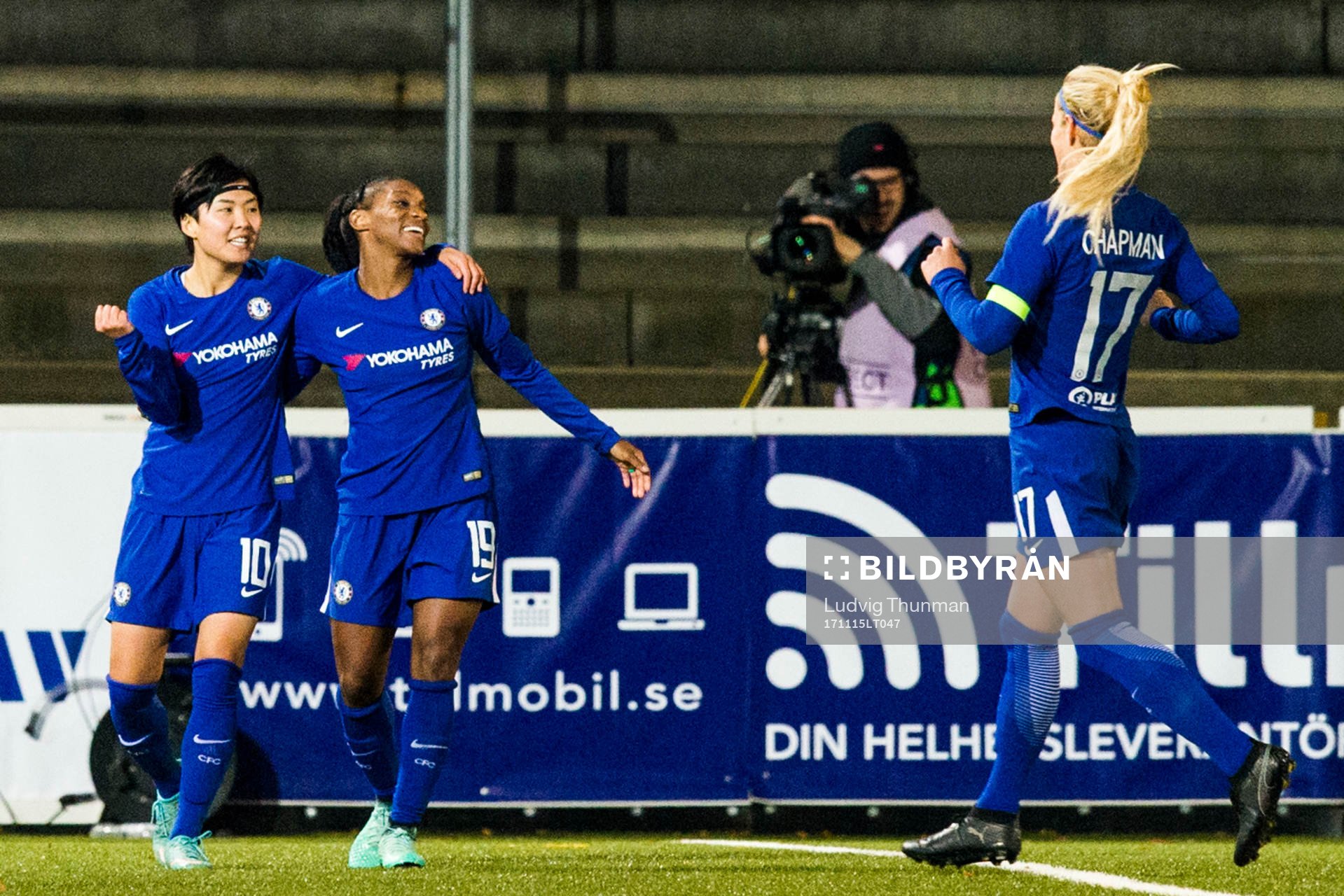 Chelseas spelare jublar