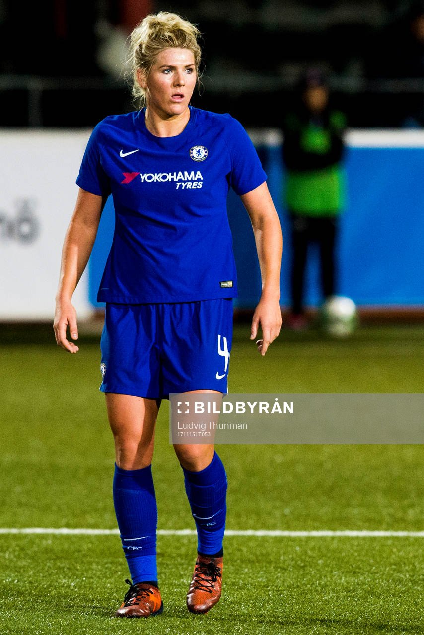 Chelseas Millie Bright under fotbollsmatchen i Champions League mellan Rosengård och Chelsea den 15 november 2017 i Malmö.