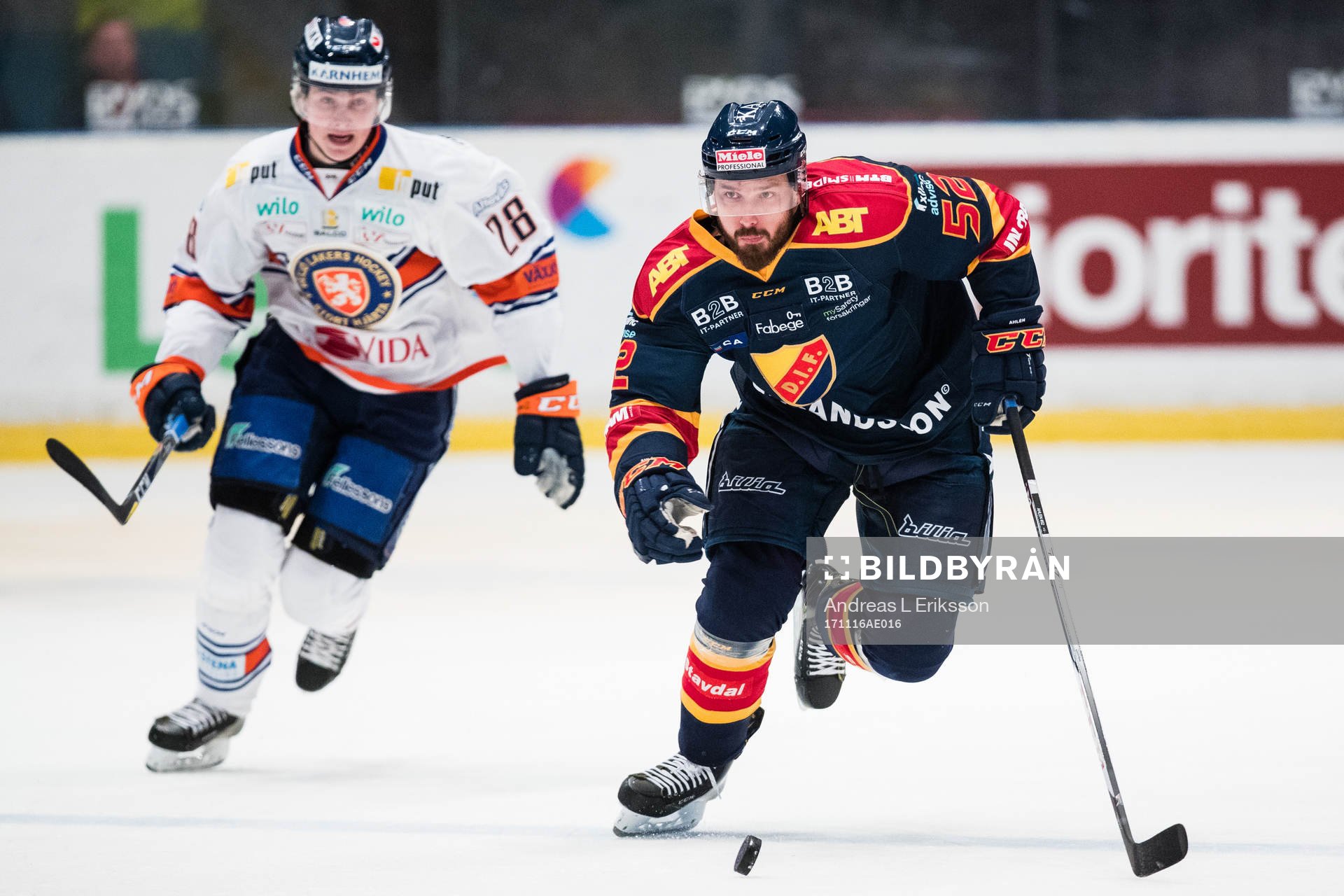 Växjös Nils Carnbäck och Djurgårdens Mikael Ahlén