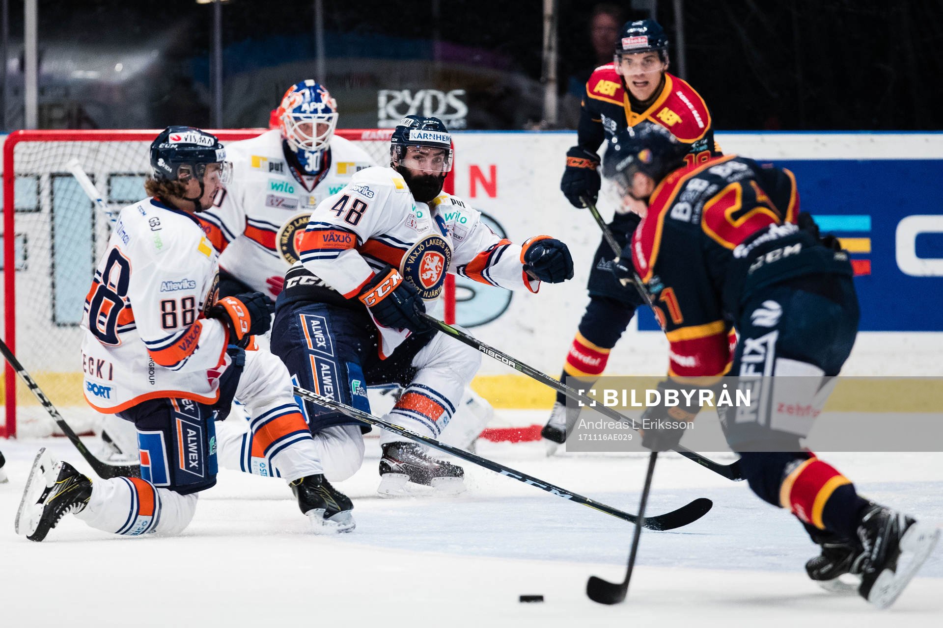 Växjös Adam Brodecki och Daniel Rahimi täcker skott