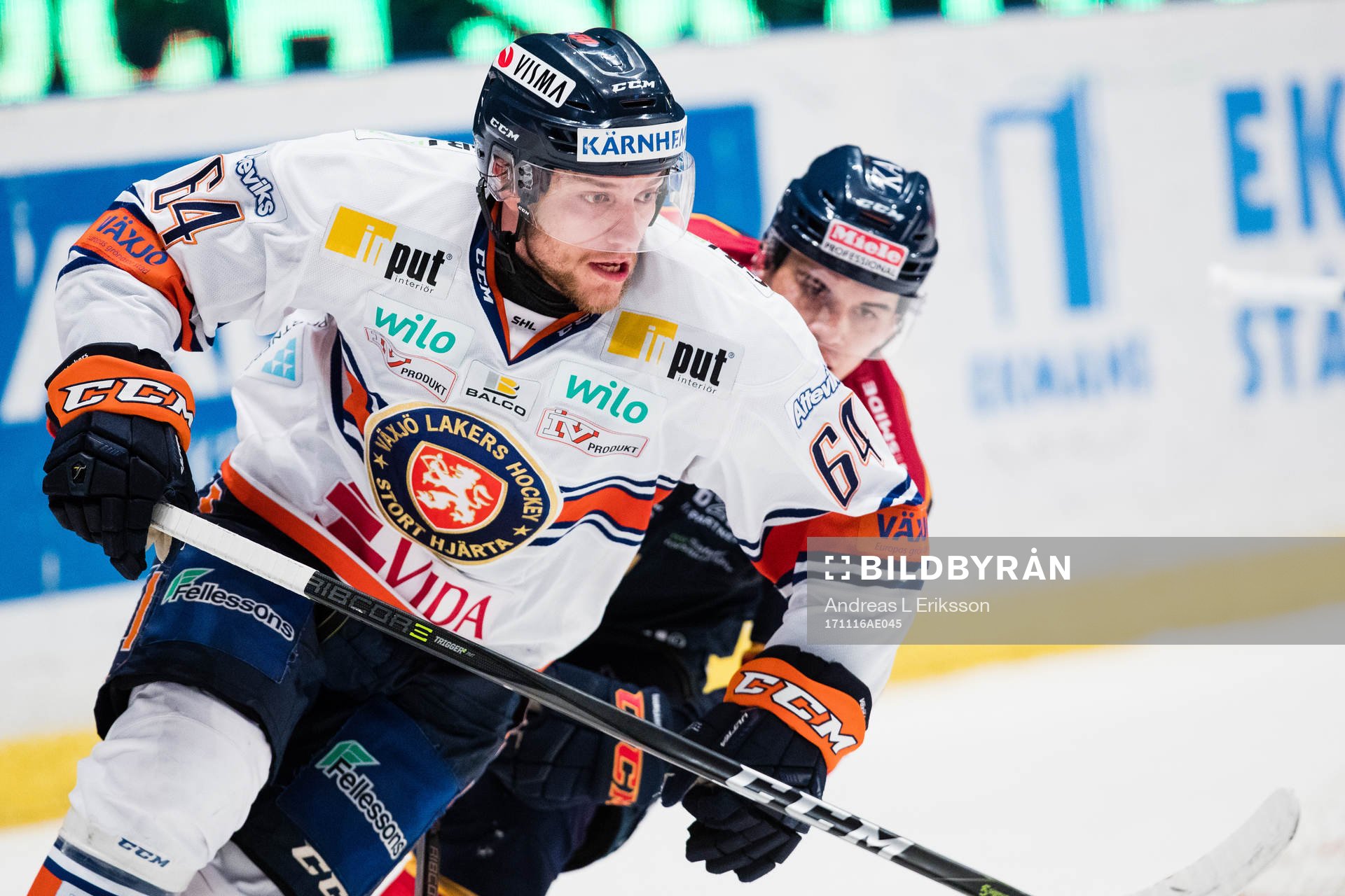 Växjös Eric Martinsson och Djurgårdens Rene Bourque
