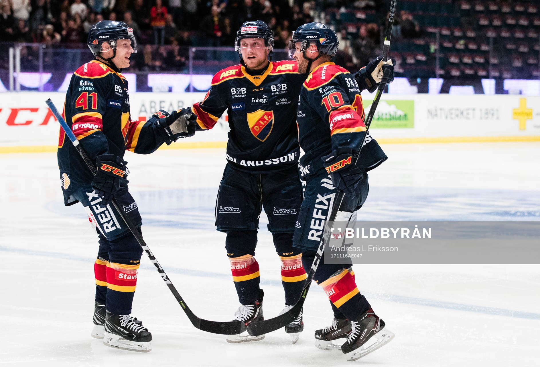 Djurgårdens Alexander Falk och Linus Hultström jublar