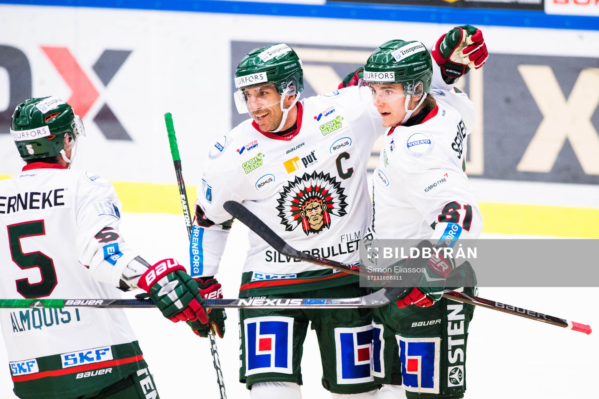 Frölundas Joel Lundqvist och Lias Andersson jublar