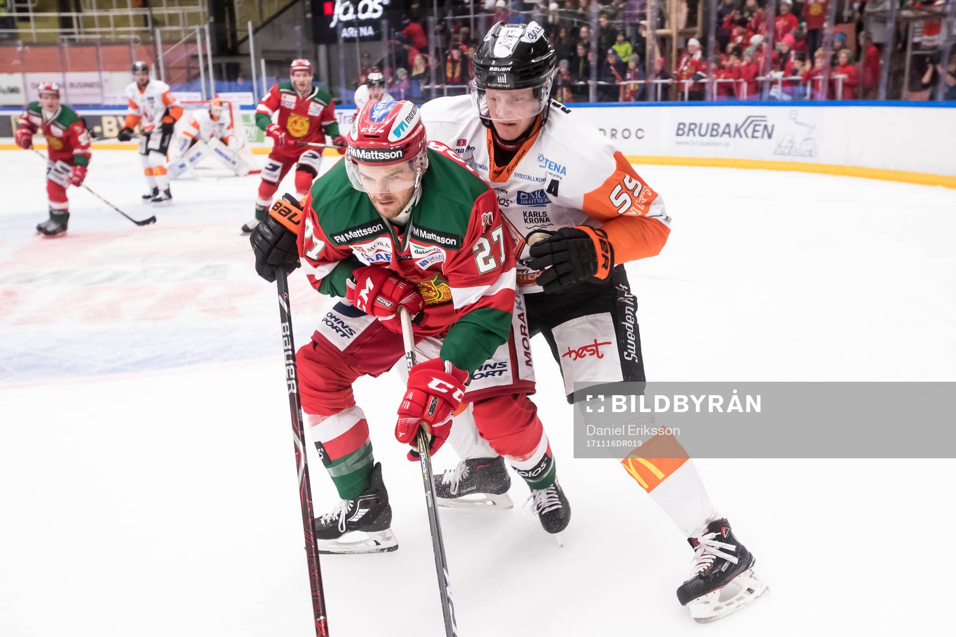 Moras Matt Bailey  ikapp med Karlskronas David Printz  i