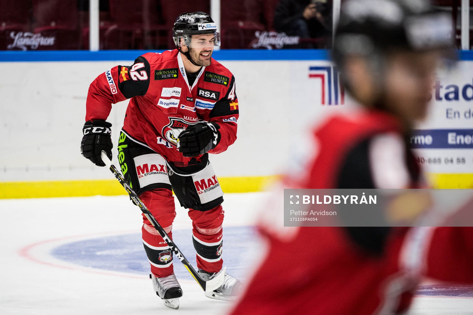 Malmö Redhawks Niklas Arell grinar illa