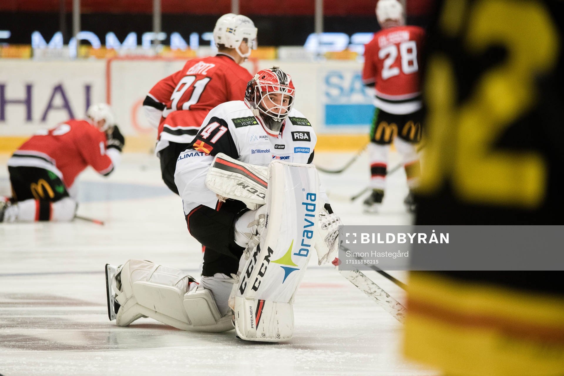 Malmö Redhawks målvakt Anton Malmborg före