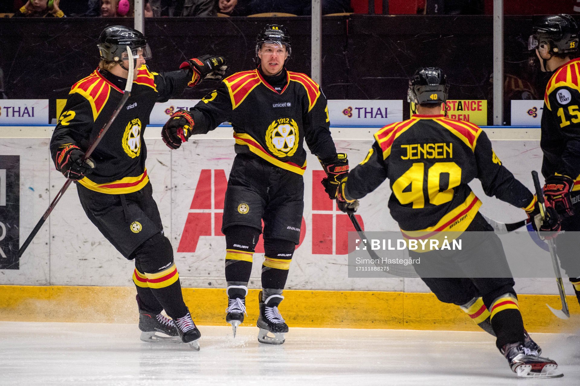 Brynäs Kevin Clark jublar med lagkamrater