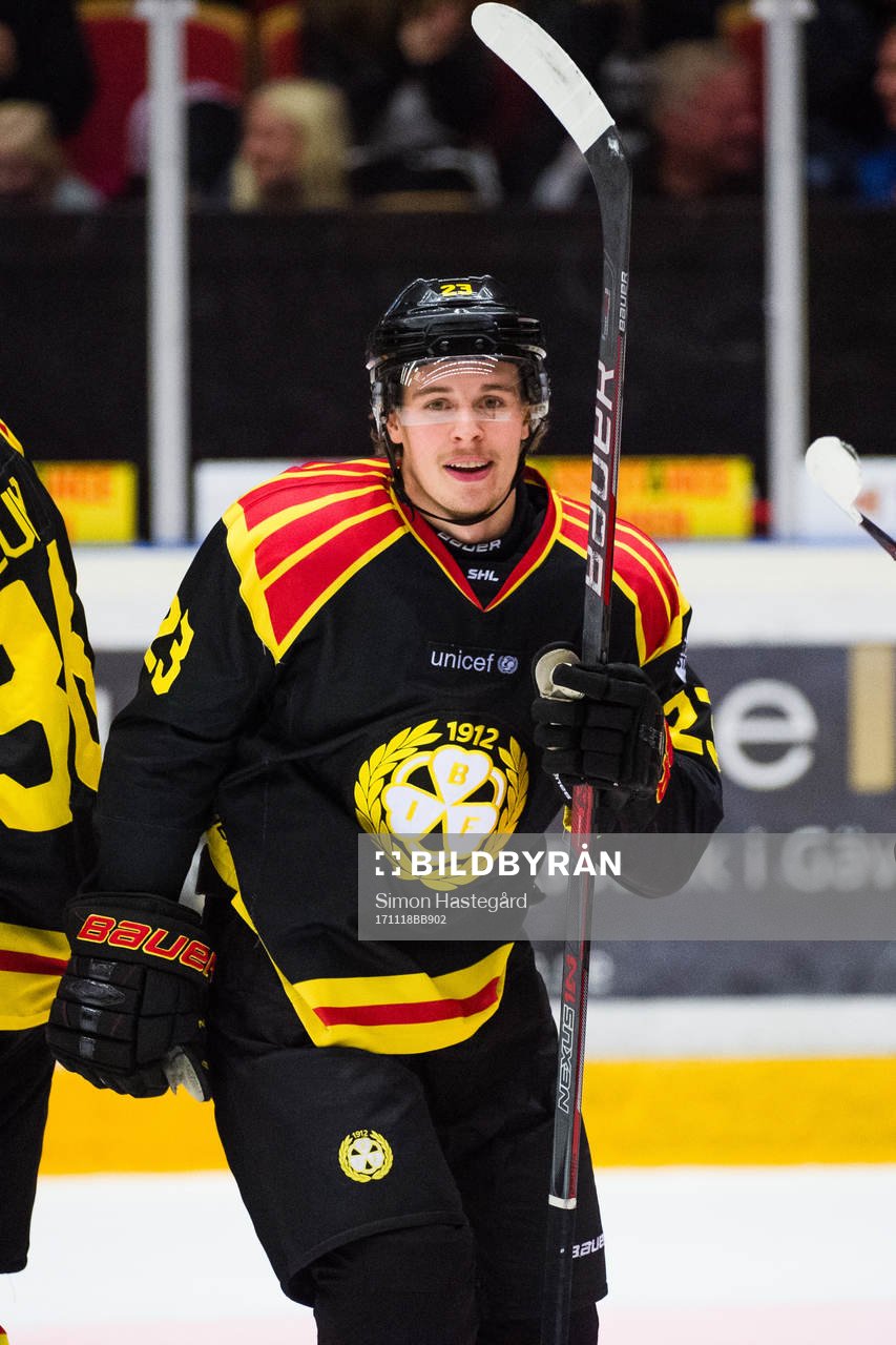 Brynäs Lucas Carlsson jublar