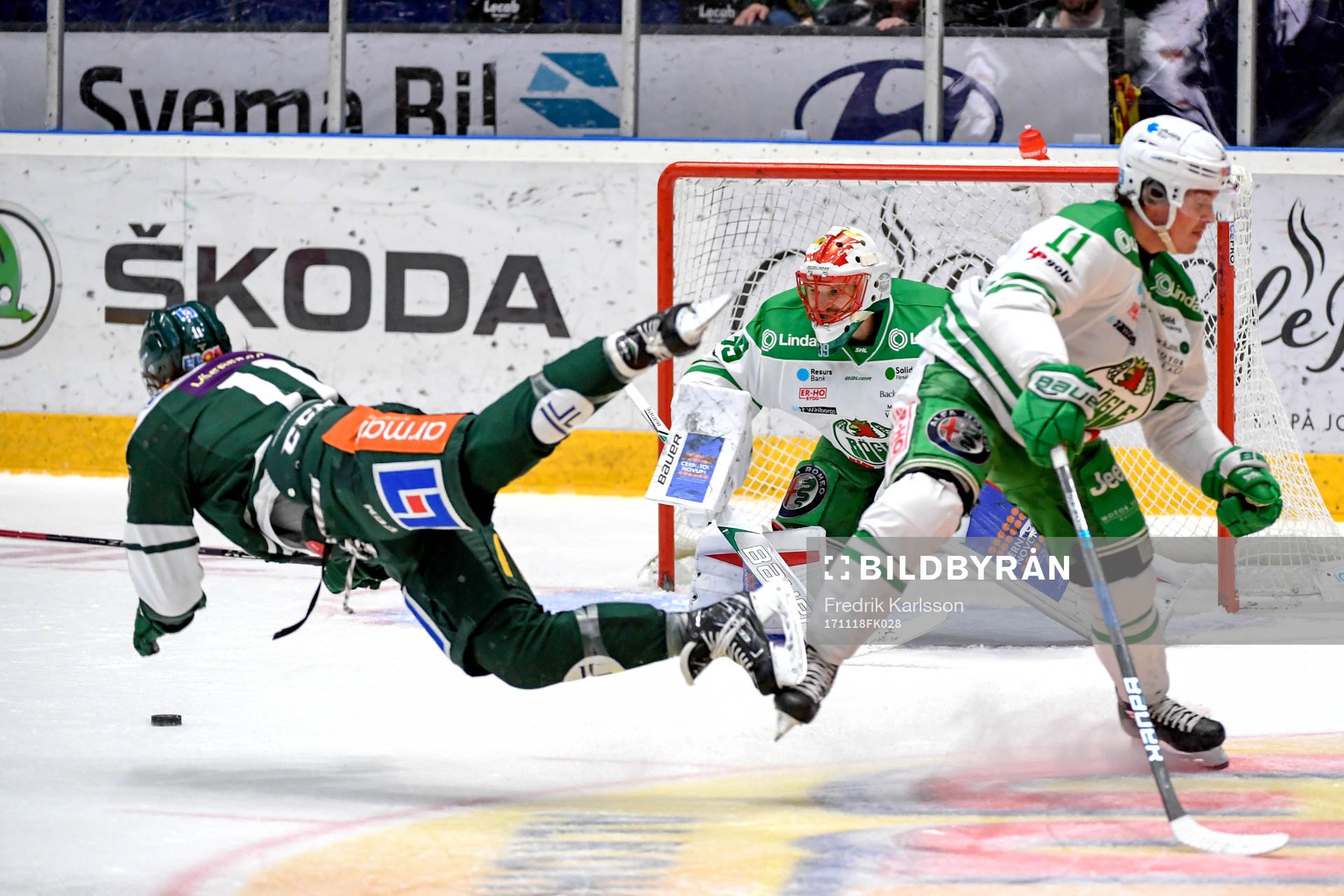 Färjestads Joakim Nygård och Rögles målvakt Justin