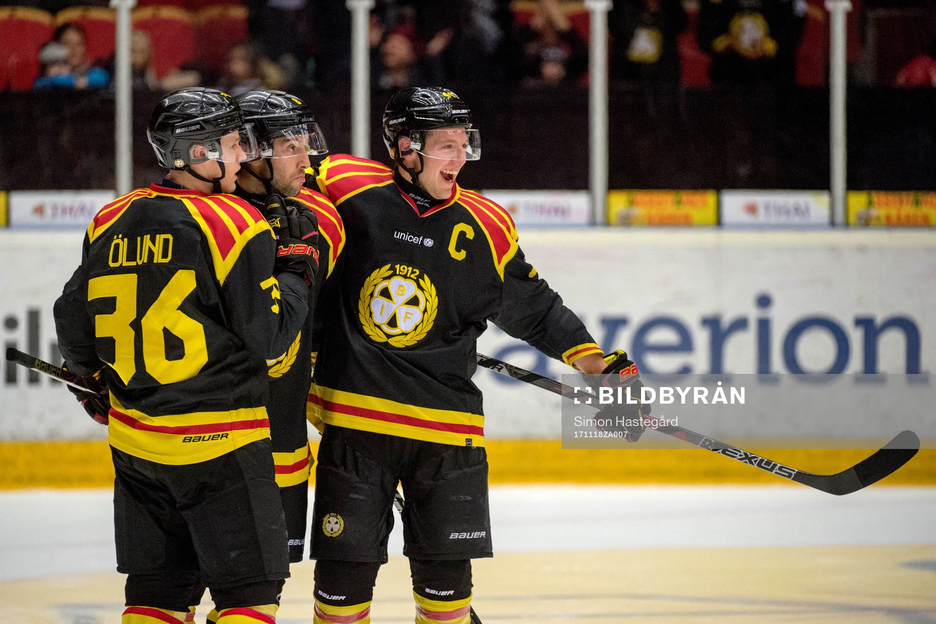 Brynäs Aaron Palushaj jublar med lagkamrater