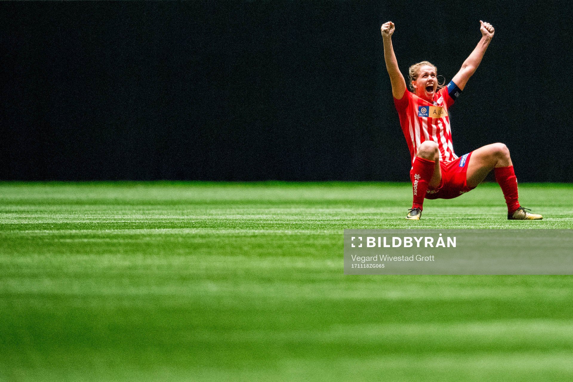 Elise Hove Thorsnes of Avaldsnes celebrates