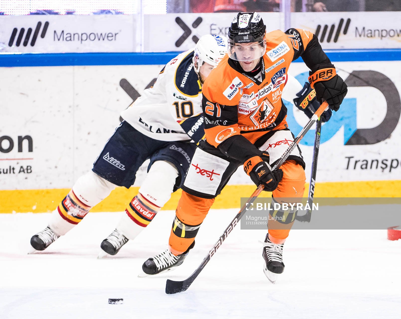 Djurgårdens Niclas Bergfors och Karlskronas Cory Murphy