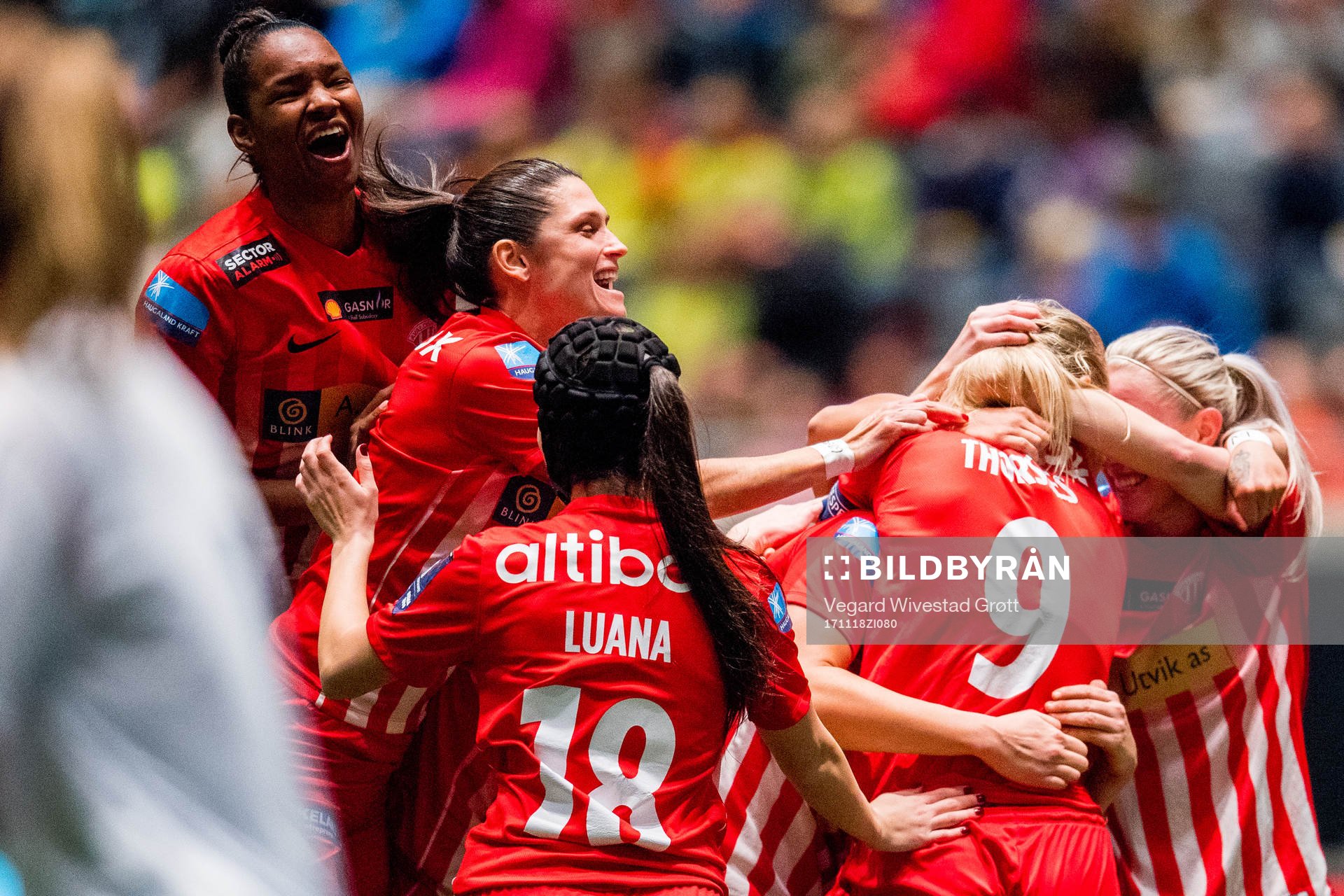 Elise Hove Thorsnes of Avaldsnes celebrates with teammates