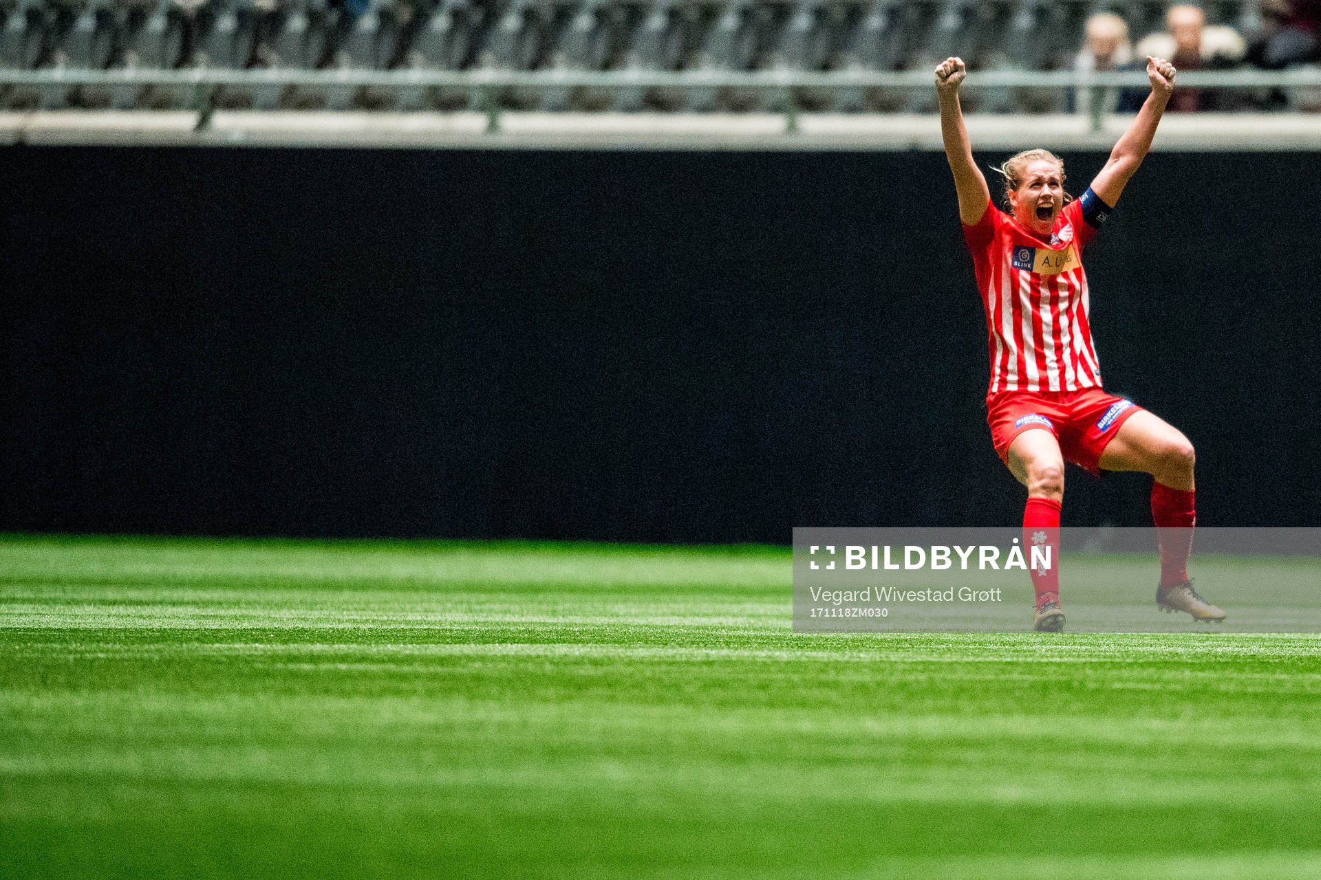 Elise Hove Thorsnes of Avaldsnes celebrates
