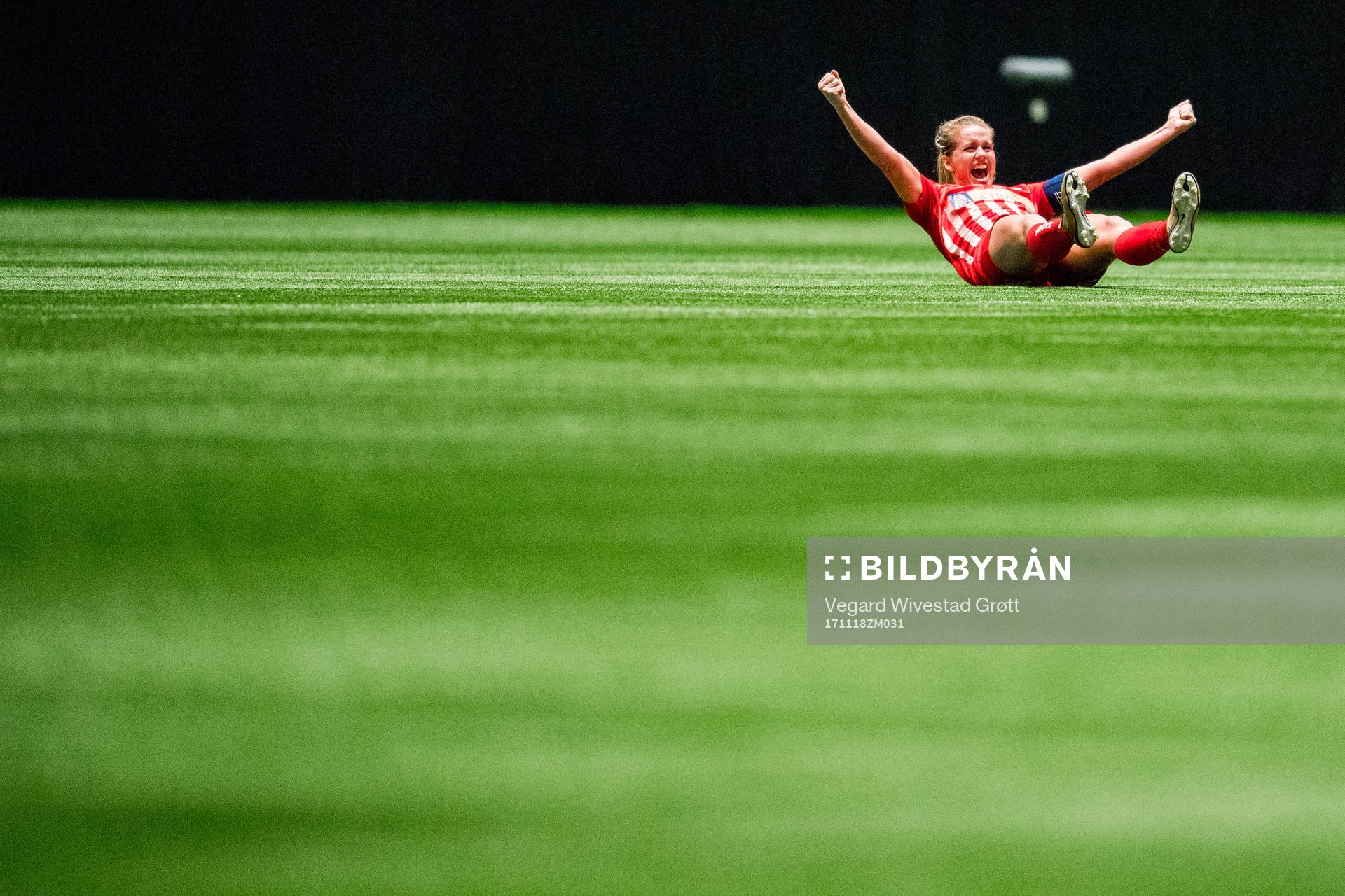 Elise Hove Thorsnes of Avaldsnes celebrates