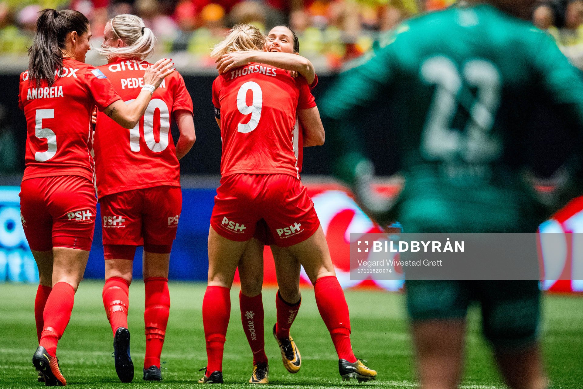Elise Hove Thorsnes of Avaldsnes celebrates with teammates