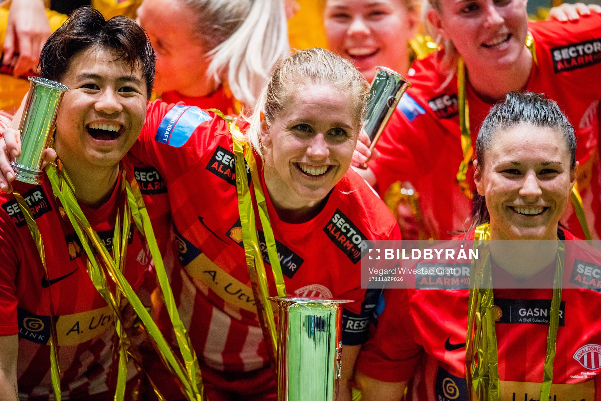 Meryll Krysteen Rosales Serano Abrahamsen, Elise Hove