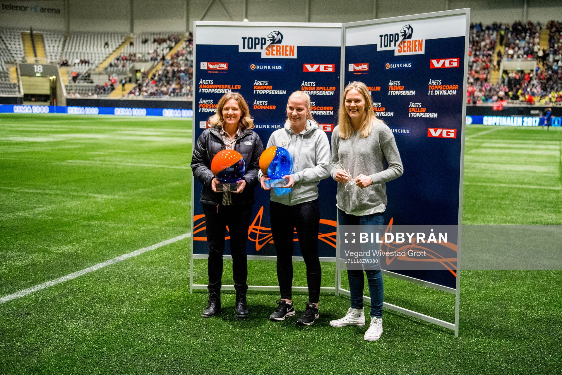 Hege Riise, head coach of LSK Kvinner, Camilla Huseby of