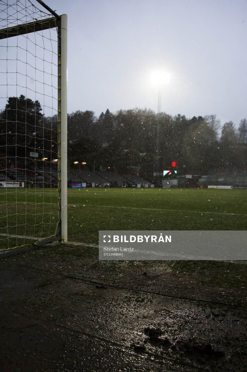 Snöfall på Stadsparksvallen