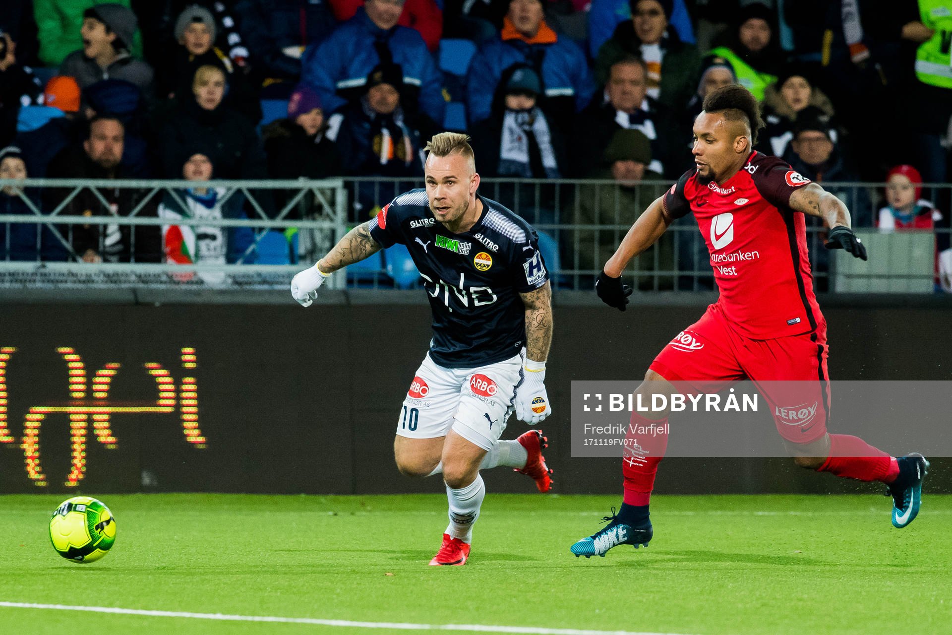 Marcus Pedersen of Strømsgodset and Bismar Acosta of Brann
