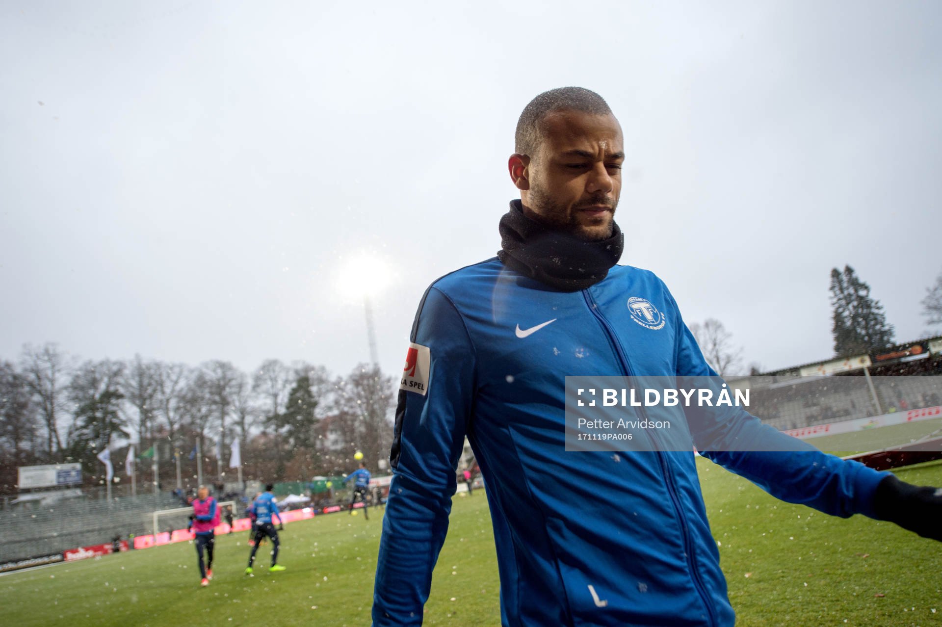 Trelleborgs Salif Camara Jönsson lämnar planen