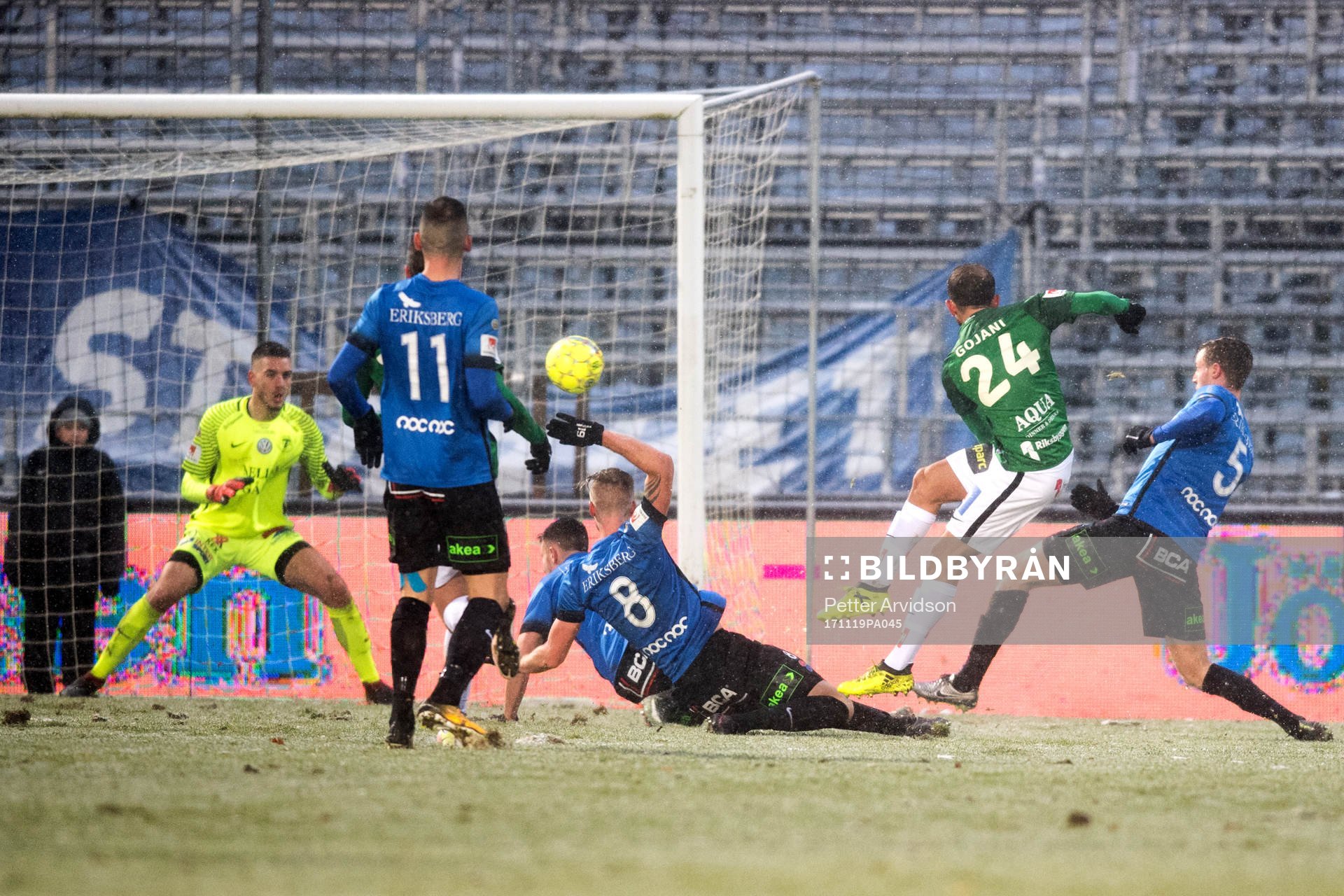 Jönköpings Robert Gojani gör 1-0