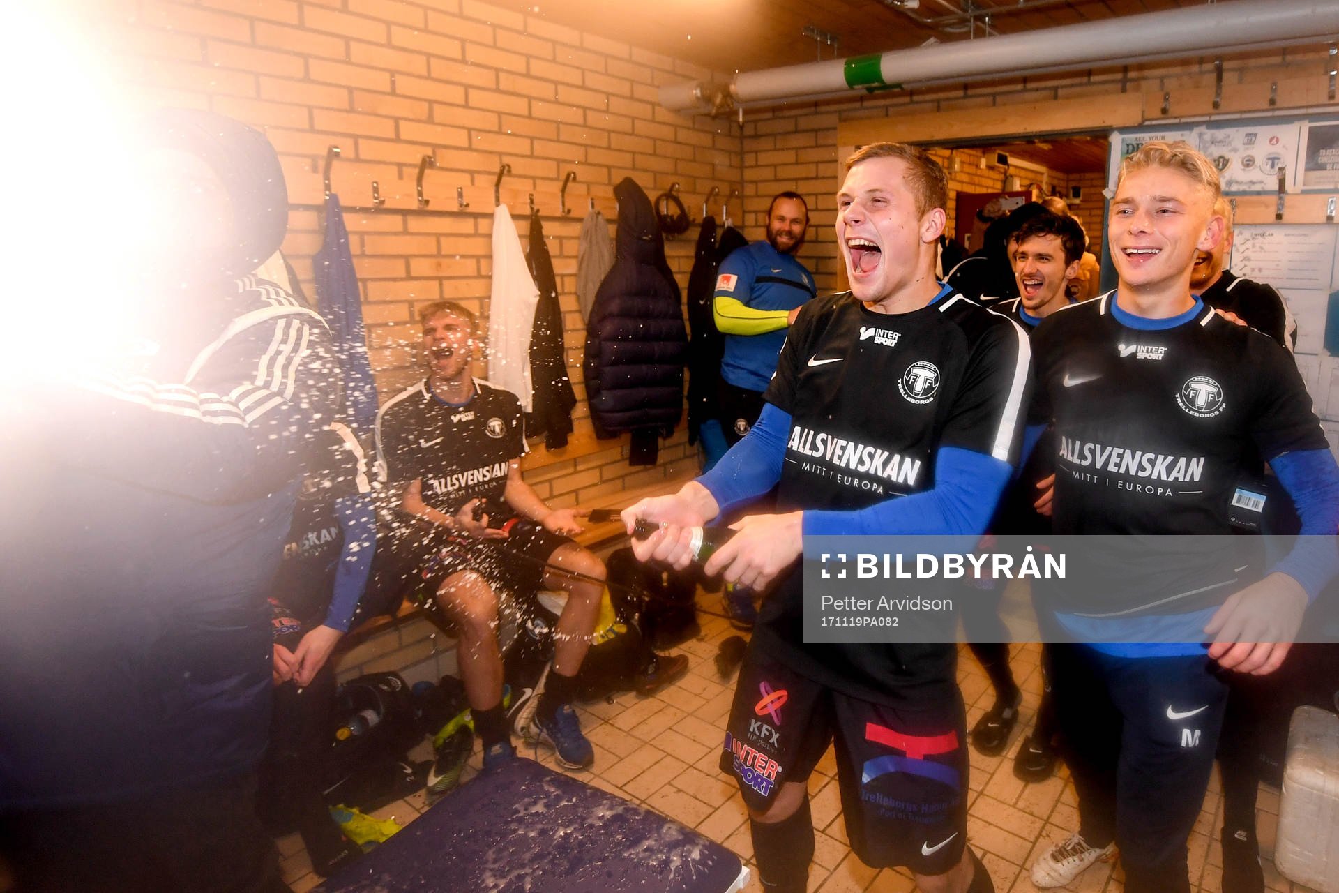Trelleborgs Erik Andersson jublar i omklädningsrummet