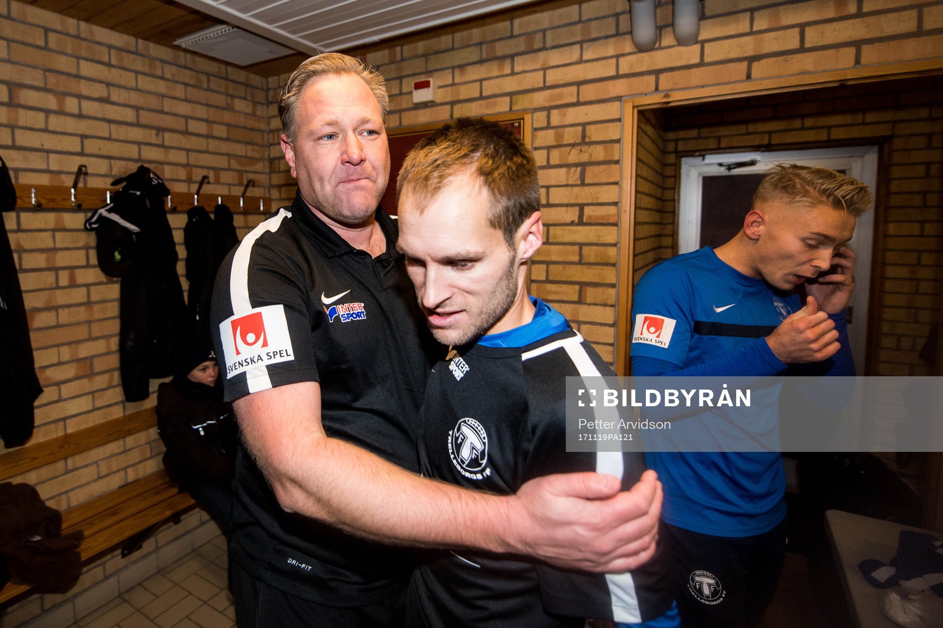 Trelleborgs tränare Patrick Winqvist kramar om Zoran