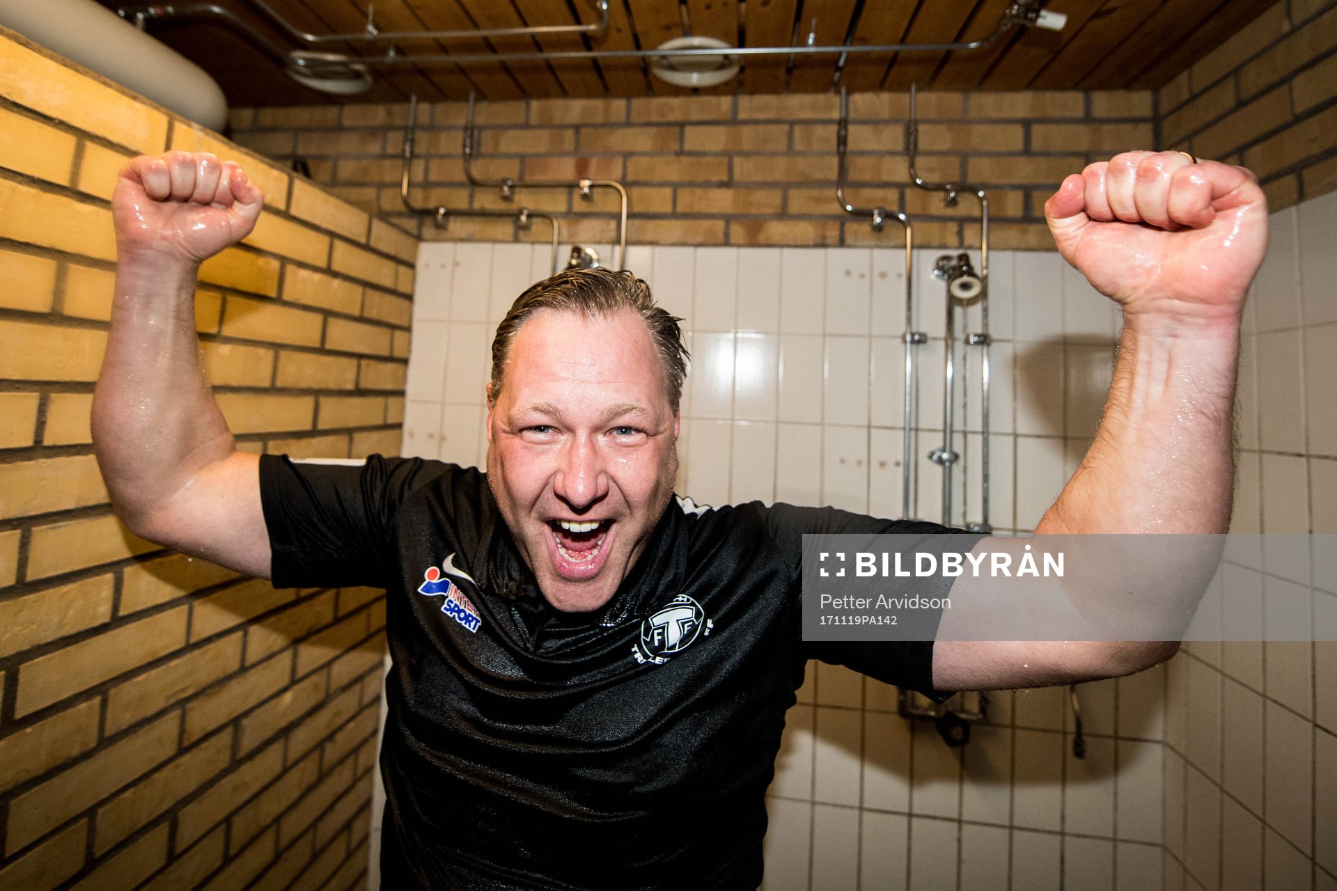 Trelleborgs tränare Patrick Winqvist jublar