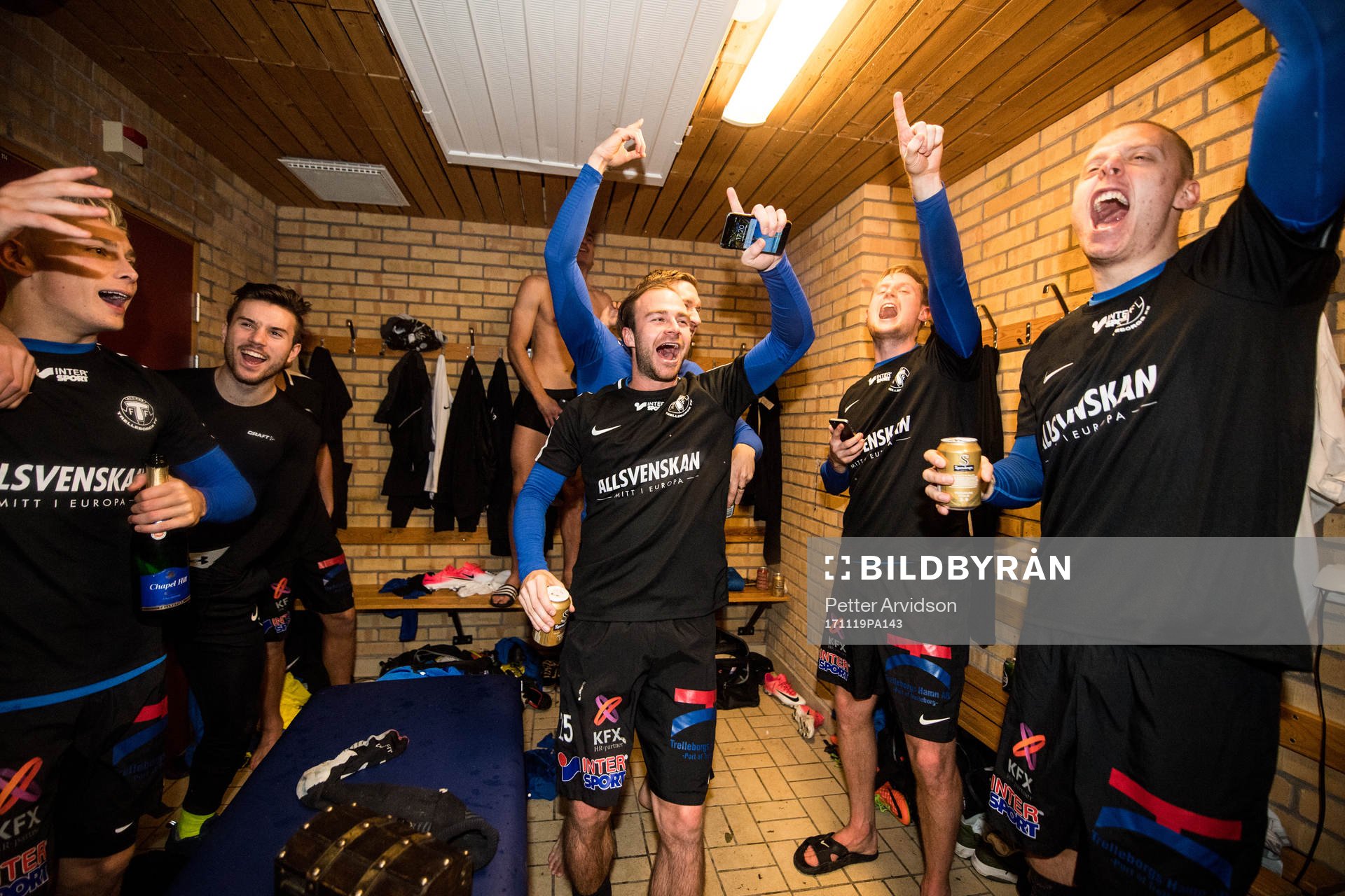 Trelleborgs spelare med Robin Jacobsson (m) jublar i