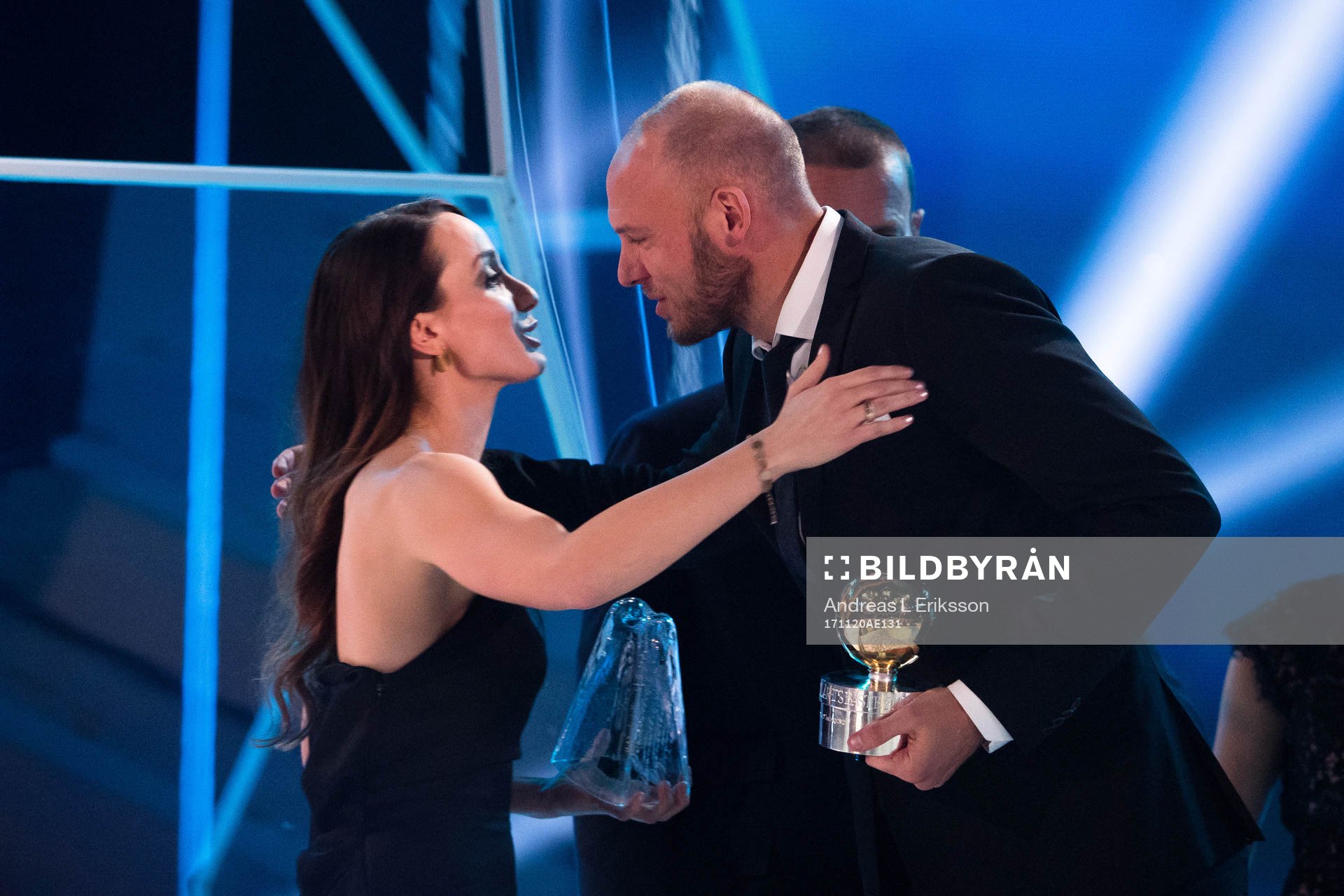 Kosovare Asllani med Diamantbollen och Andreas Granqvist